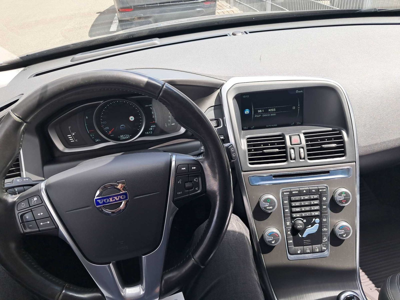 Volvo XC60, D4 AWD, 4X4, Automat - fotka 3