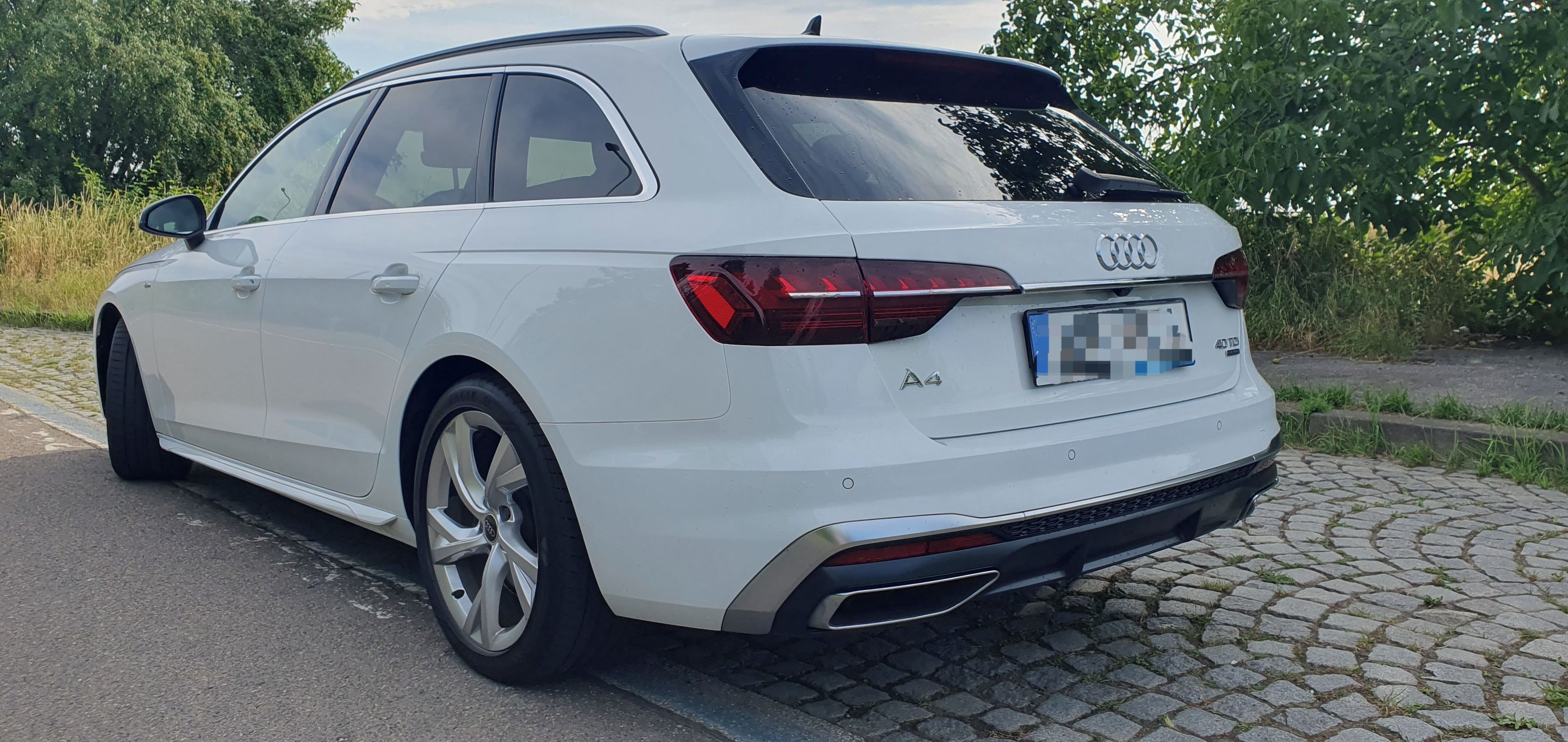 Audi A4 Avant, 40TDI 4X4 150kW/S-LINE/DPH/ČR - fotka 3