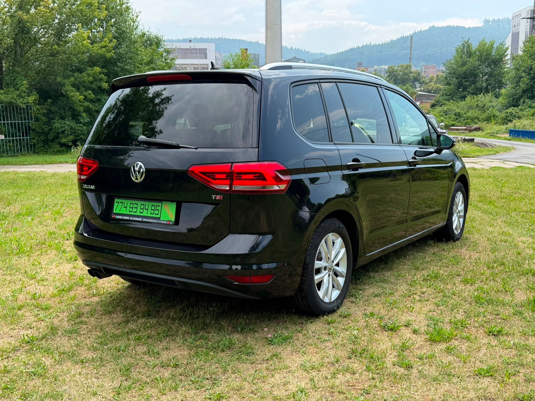 Volkswagen Touran, 1,4 TSI - TOP STAV A KM - fotka 3