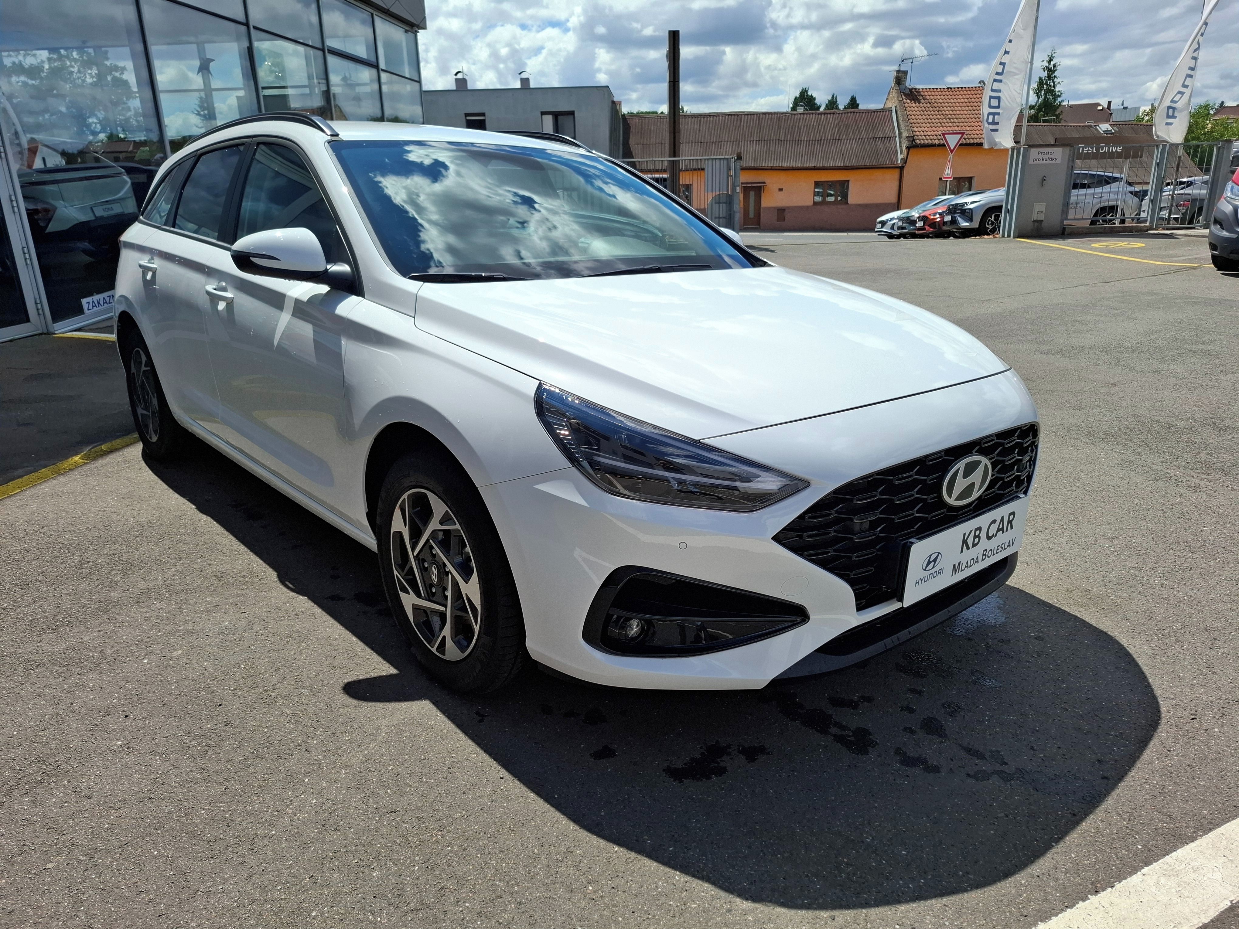 Hyundai i30, 1,0TGDI 85kW GO CZECH FWDT MT - fotka 2