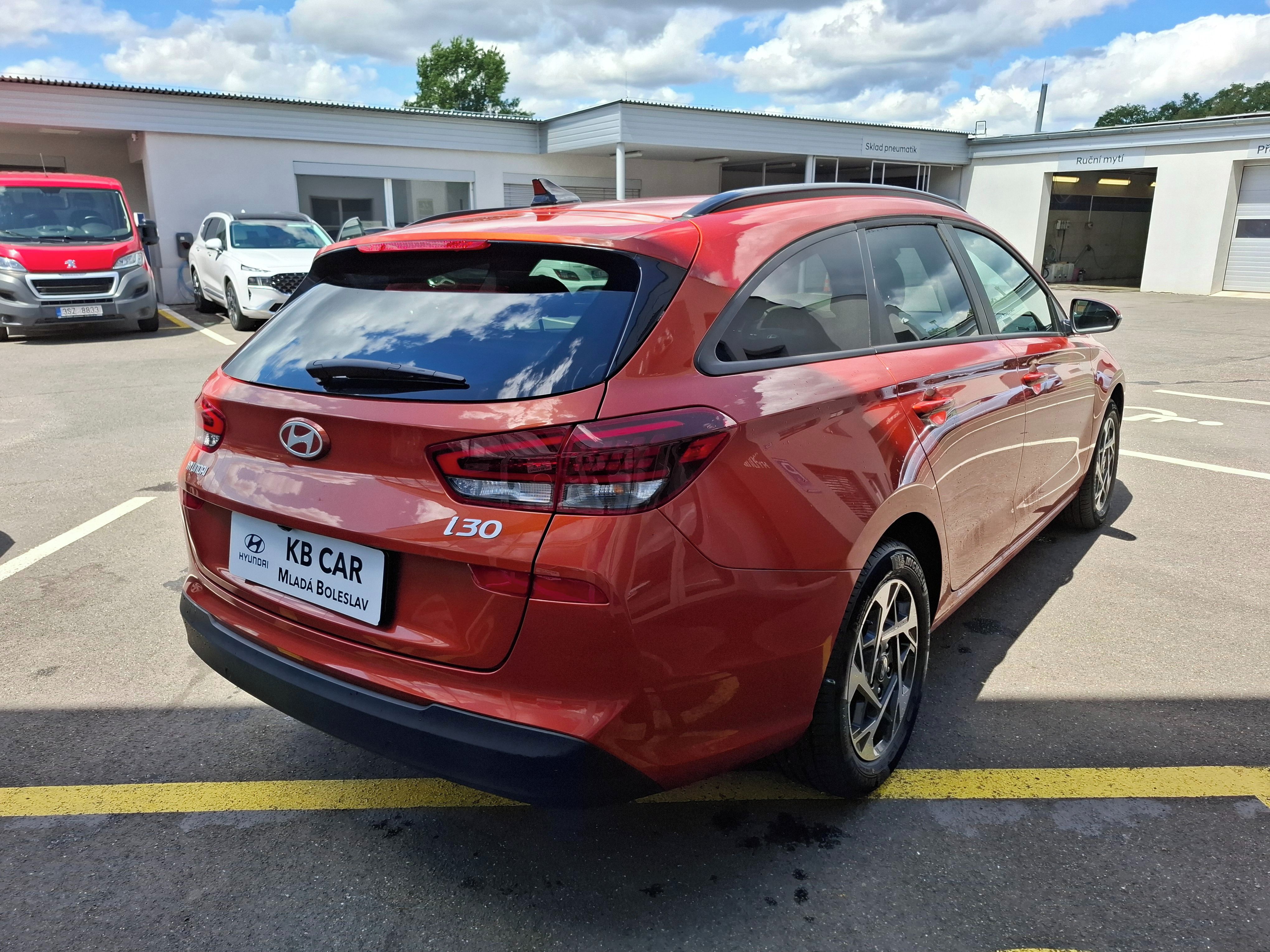 Hyundai i30, 1,0TGDI 85kW GO CZECH FWDT MT - fotka 3