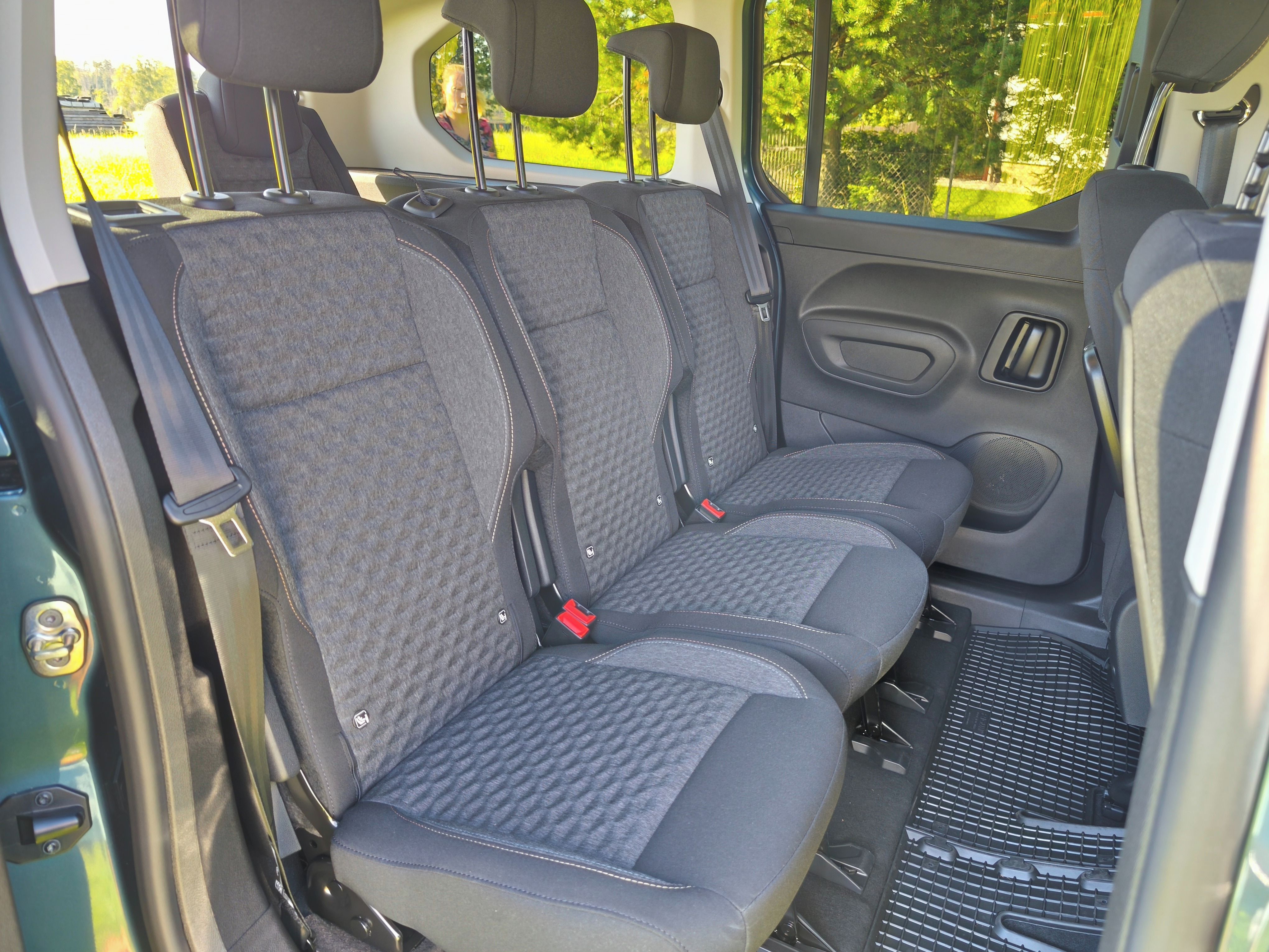 Peugeot Rifter, L2 aut, 7 míst, 1. maj - fotka 5