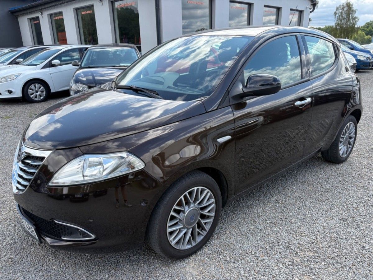 Lancia Y, 0,9