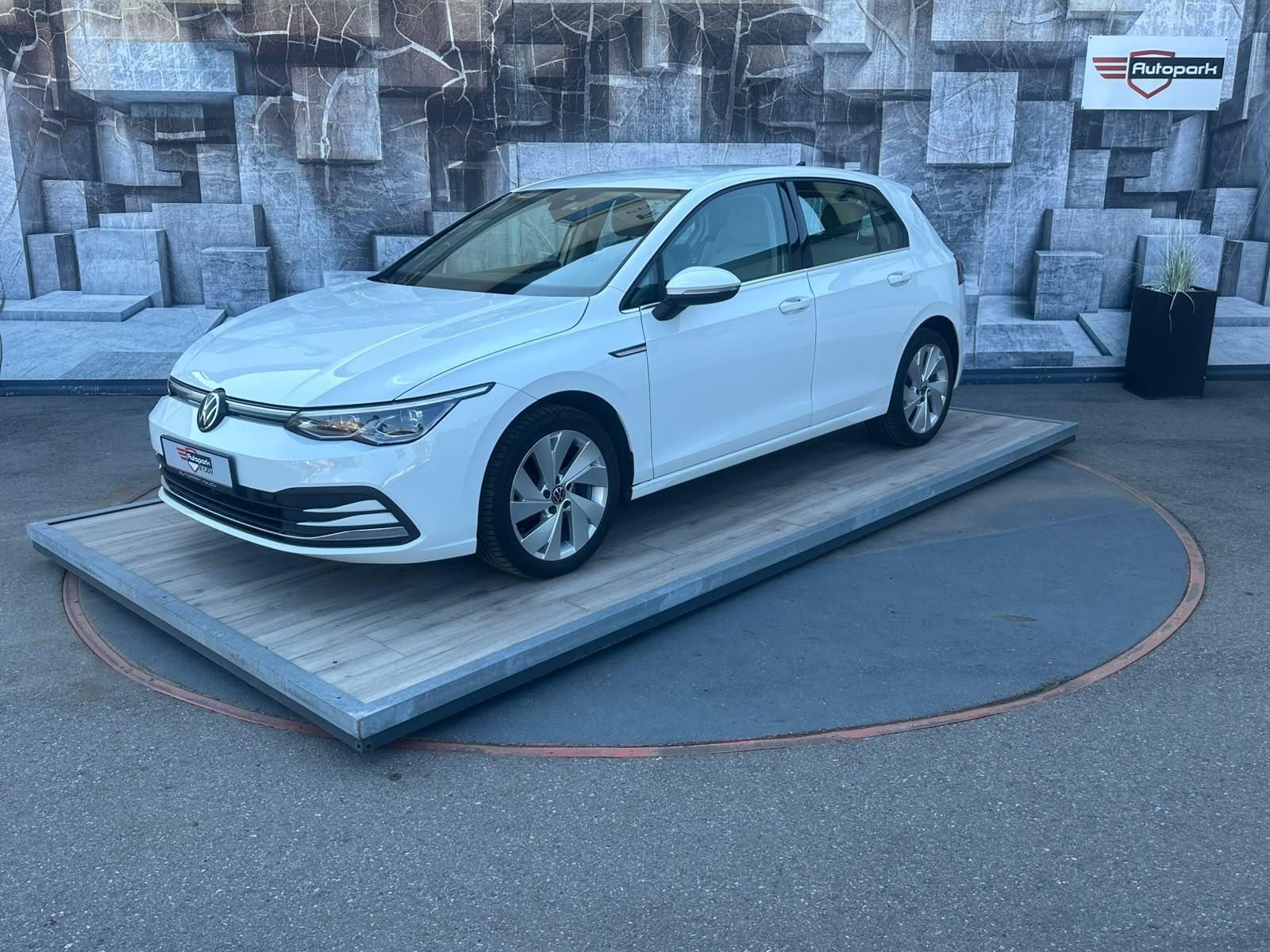 Volkswagen Golf, 2.0TDi, 110KW,STYLE,MATRIX,DPH - fotka 3