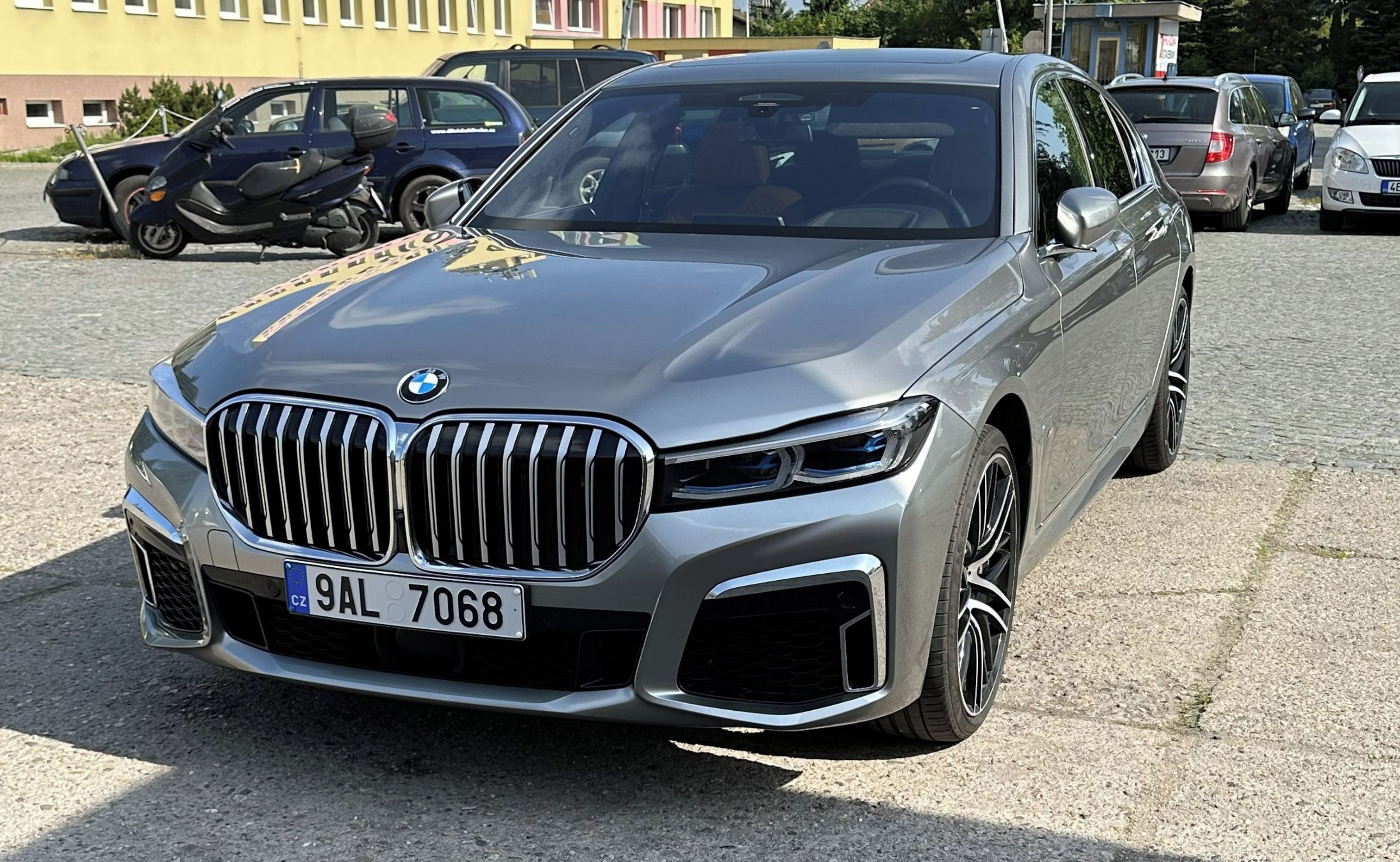 BMW Řada 7, 740d xDrive MHEV Steptronic - fotka 2