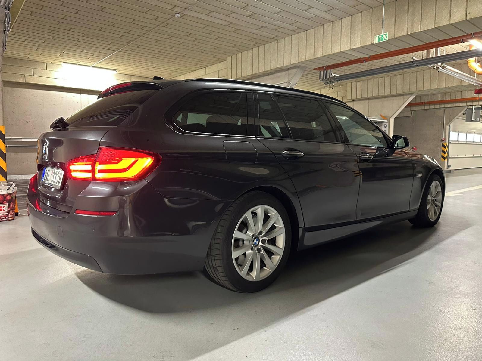 BMW Řada 5, INDIVIDUAL xDrive 190kW - fotka 5