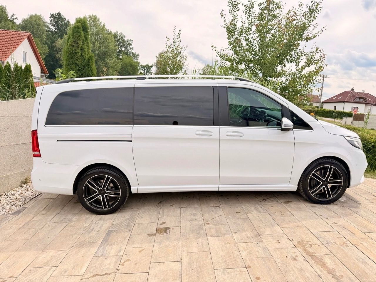 Mercedes-Benz Třídy V, V 300 d 4MATIC AMG XL DPH - fotka 5