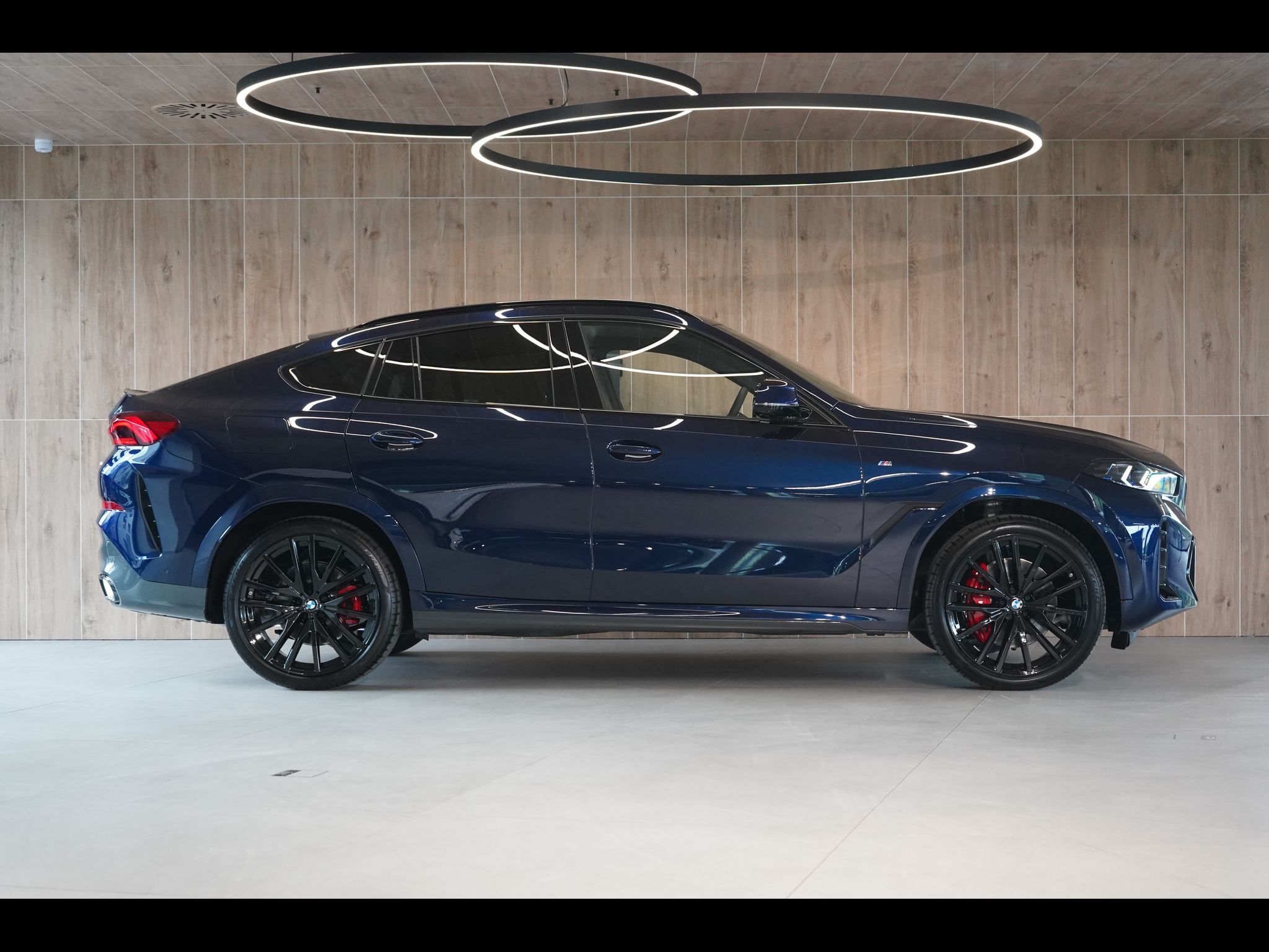 BMW X6, 30d xDrive, Vzudch, Masáž - fotka 6