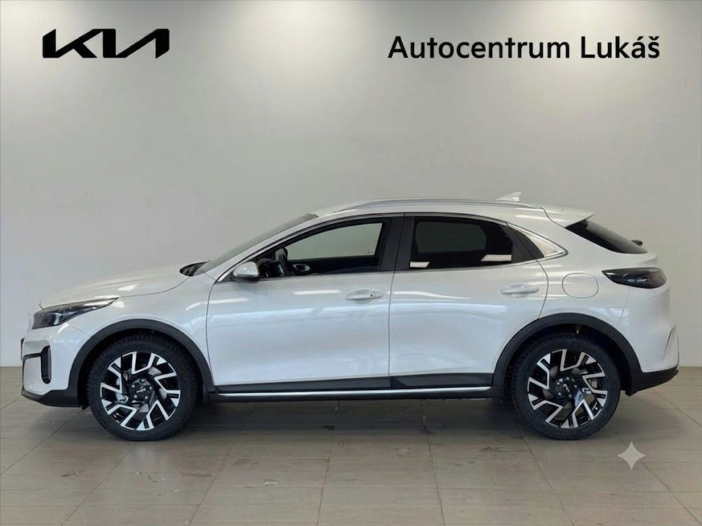 Kia XCee´d, +paket WINT,skladový vůz - fotka 3