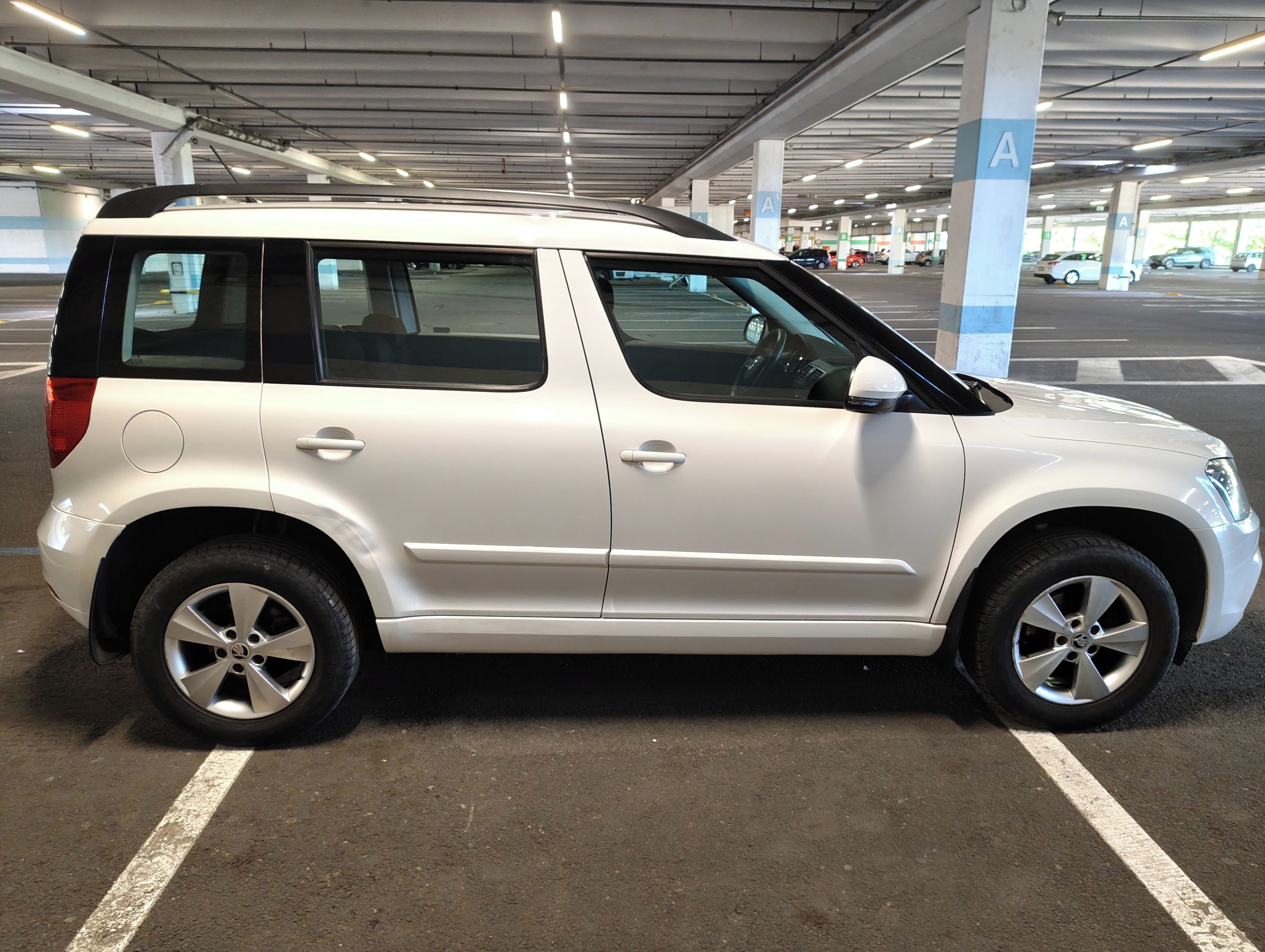Škoda Yeti, 2.0 TDi,1.maj,nové v ČR,DPH - fotka 4
