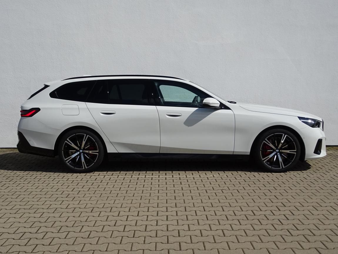 BMW Řada 5, 540d xDrive Touring - fotka 5