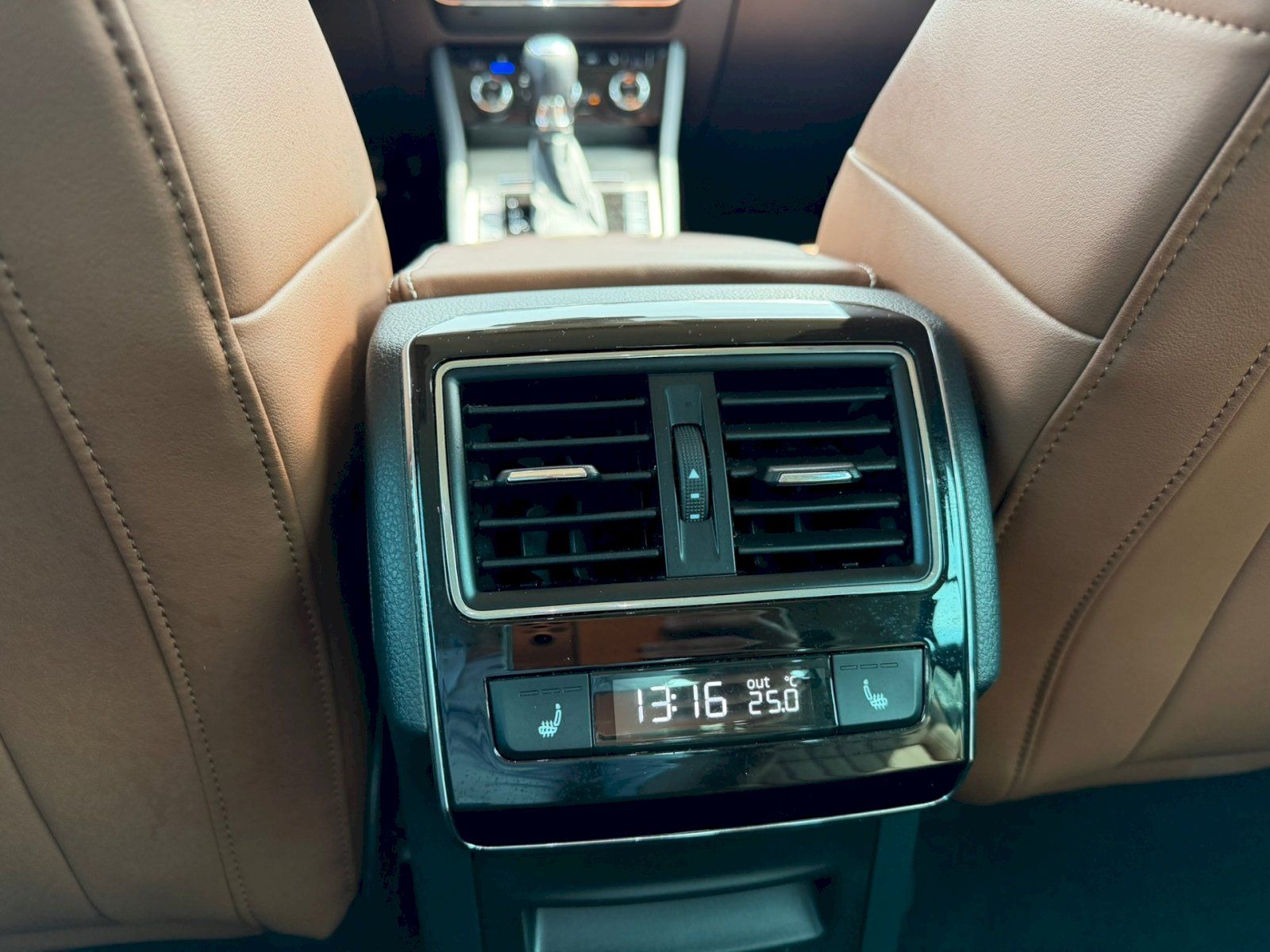 Škoda Superb, SUPERB GRT L K TD 147/2.0 A7F - fotka 6