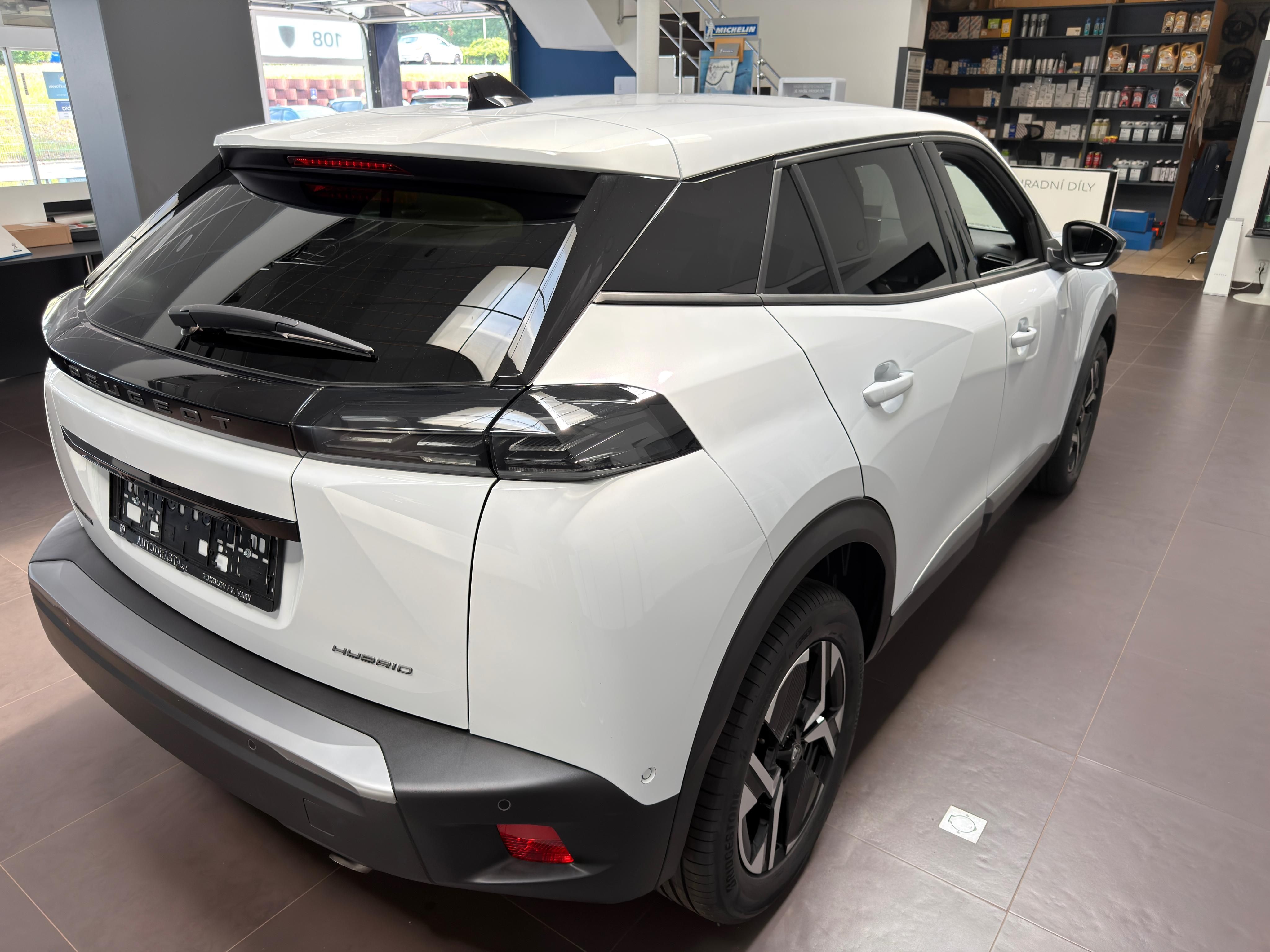 Peugeot 2008, ALLURE Hybrid 110 e-DCS6 - fotka 4