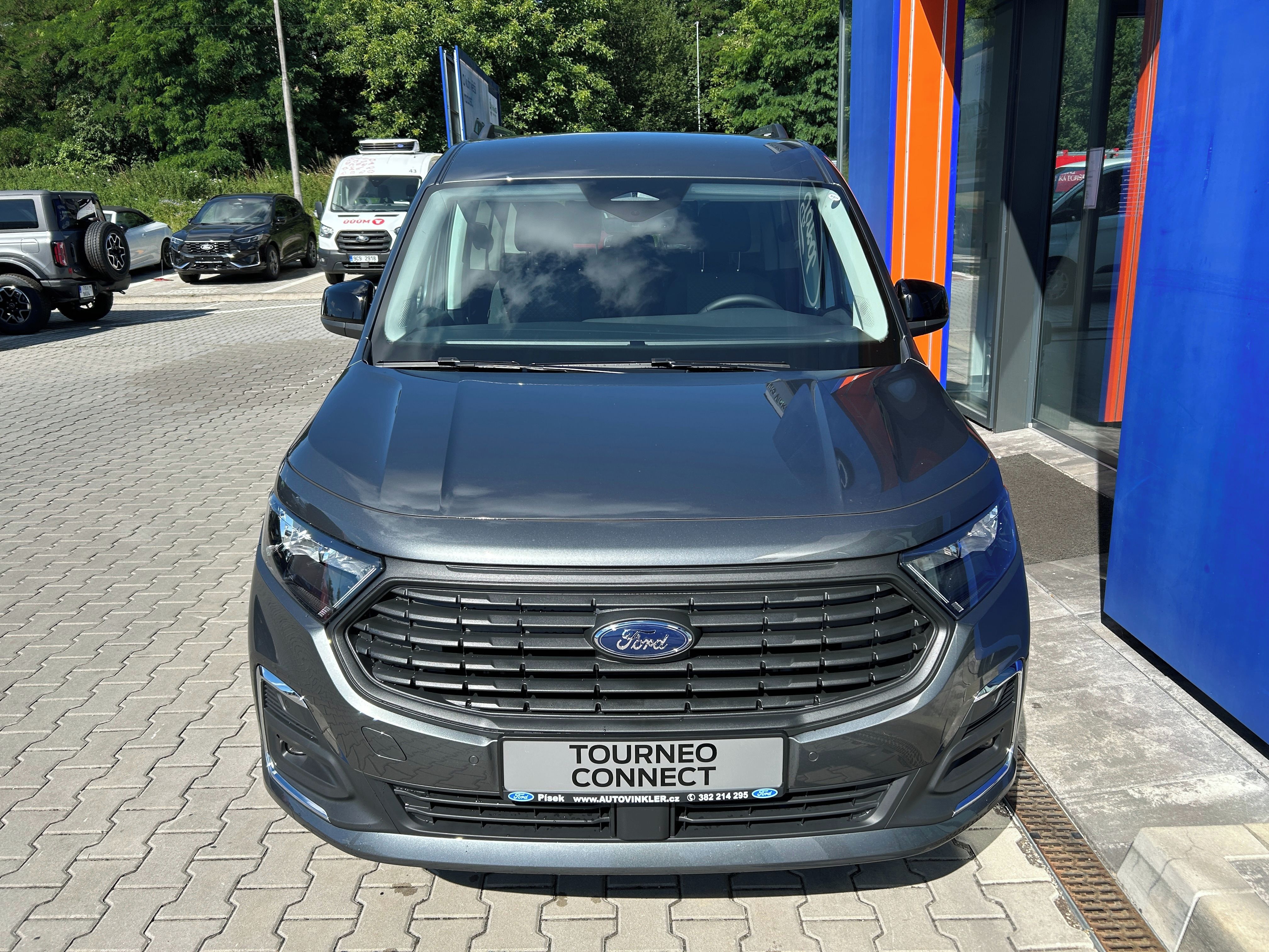 Ford Tourneo Connect, 1.5 Ecoboost 85kW AT Titanium - fotka 2