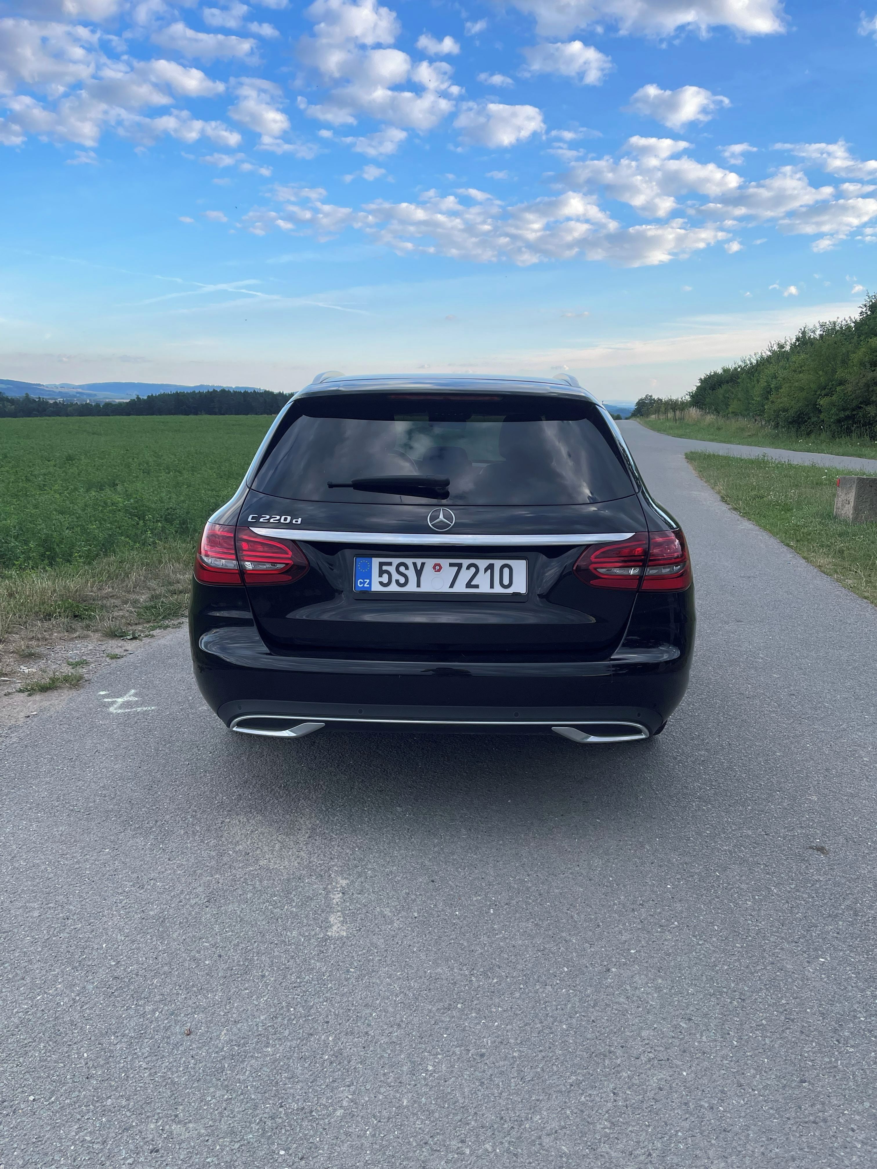 Mercedes-Benz Třídy C, Mercedes-Benz C 220D 143kw - fotka 5