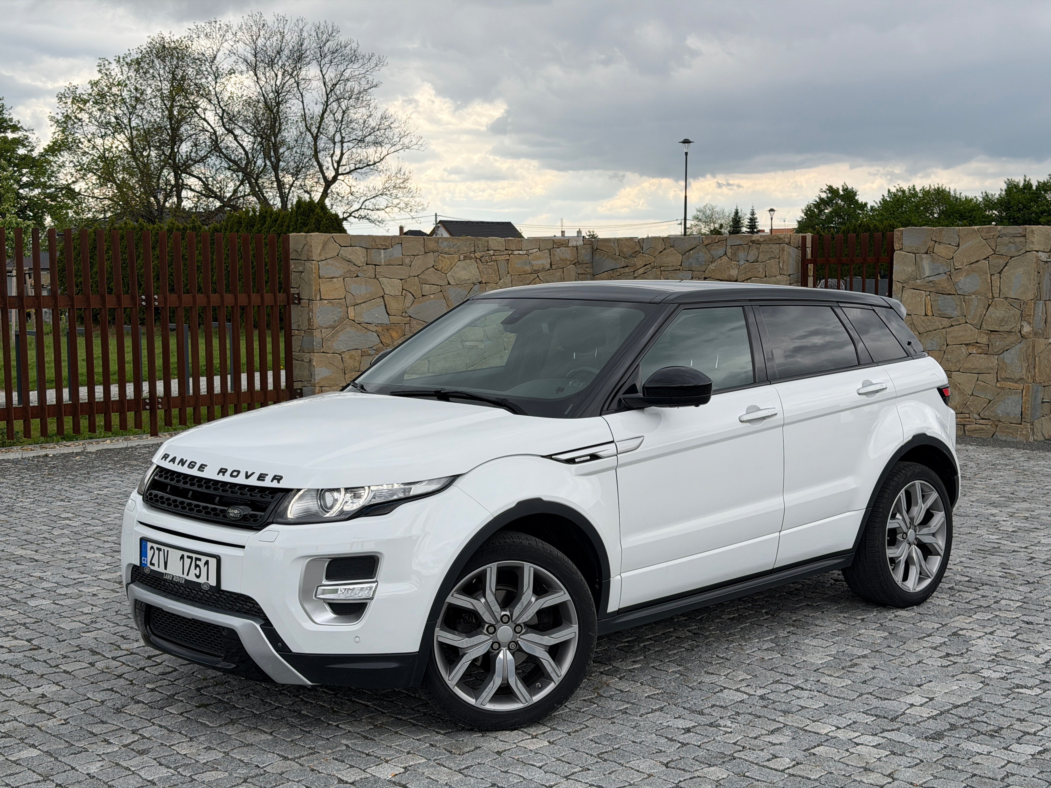 Land Rover Range Rover Evoque, 2.2 Sd4 - 140kw - Autobiograph - fotka 4