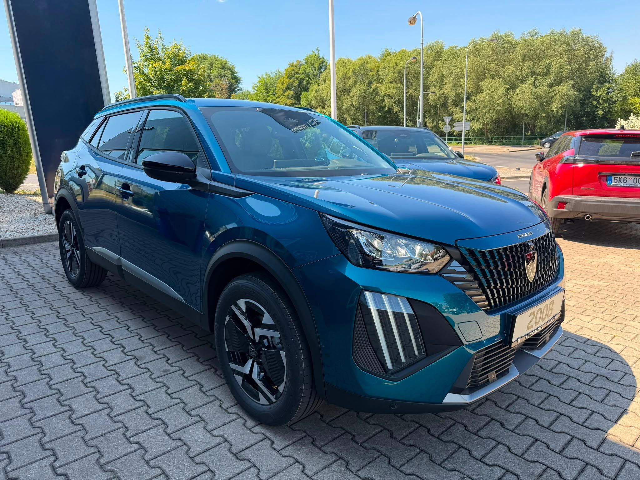 Peugeot 2008, ALLURE Turbo 100 MAN6 Sklad - fotka 3
