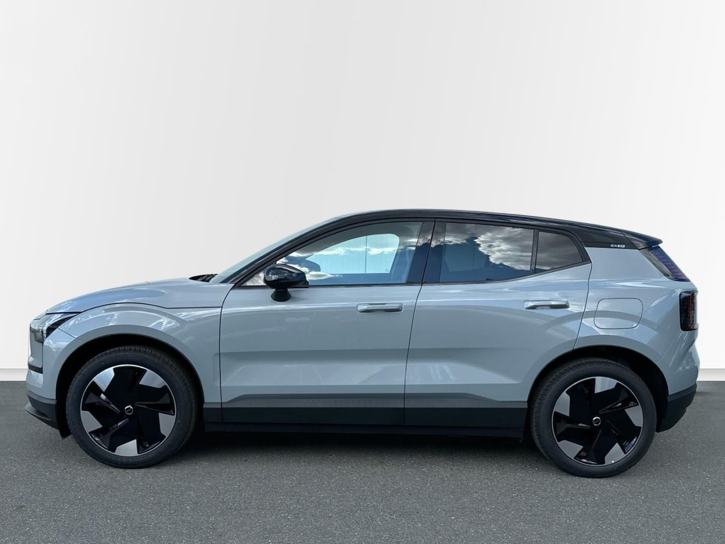 Volvo EX30, TWIN MOTOR PERFORMACE AWD Plus - fotka 2