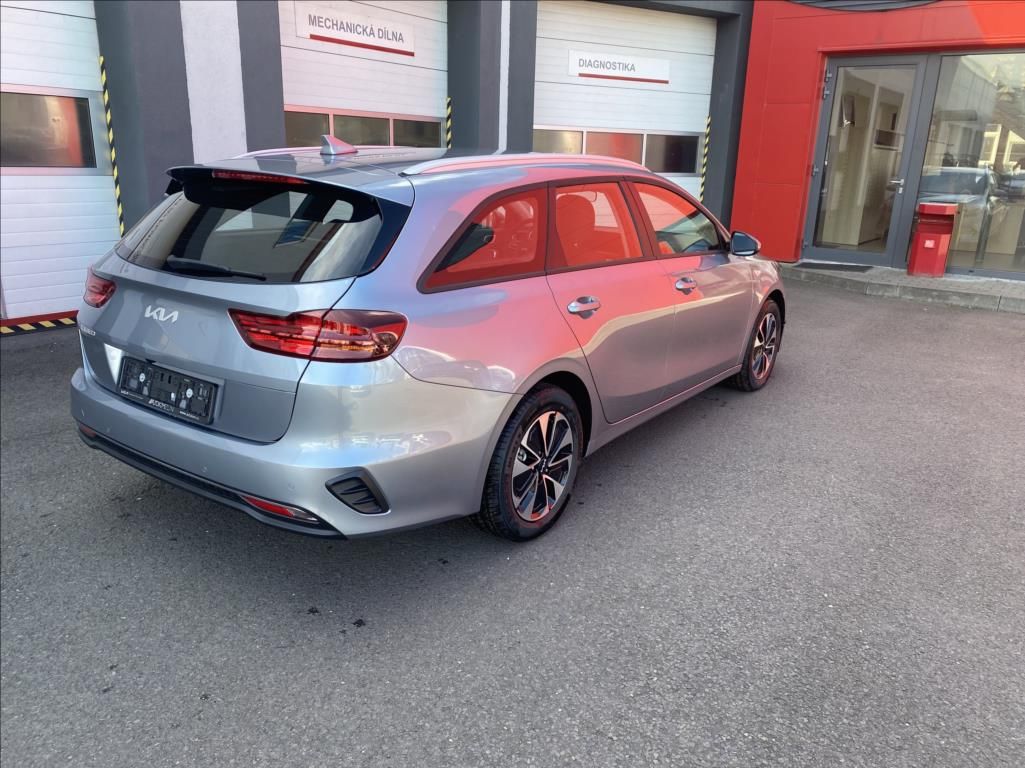 Kia Cee´d, 1,5 SW T-GDI  SPIN  MY25 - fotka 4