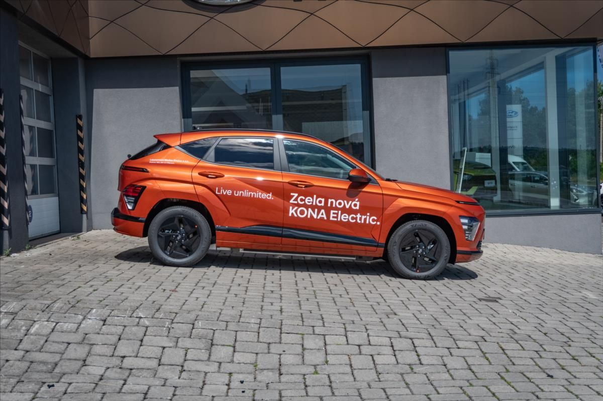 Hyundai Kona, EV 64,8 CZECH EDITION BLACK - fotka 4