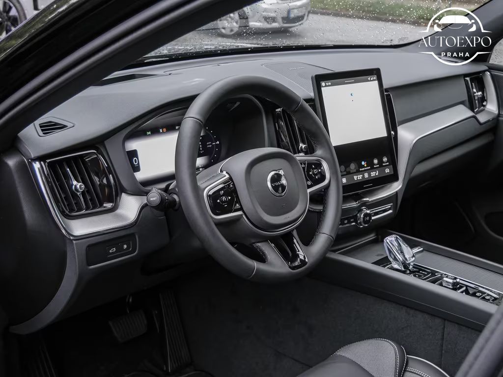 Volvo XC60, T8 Plus Black Edition Plug-In - fotka 5