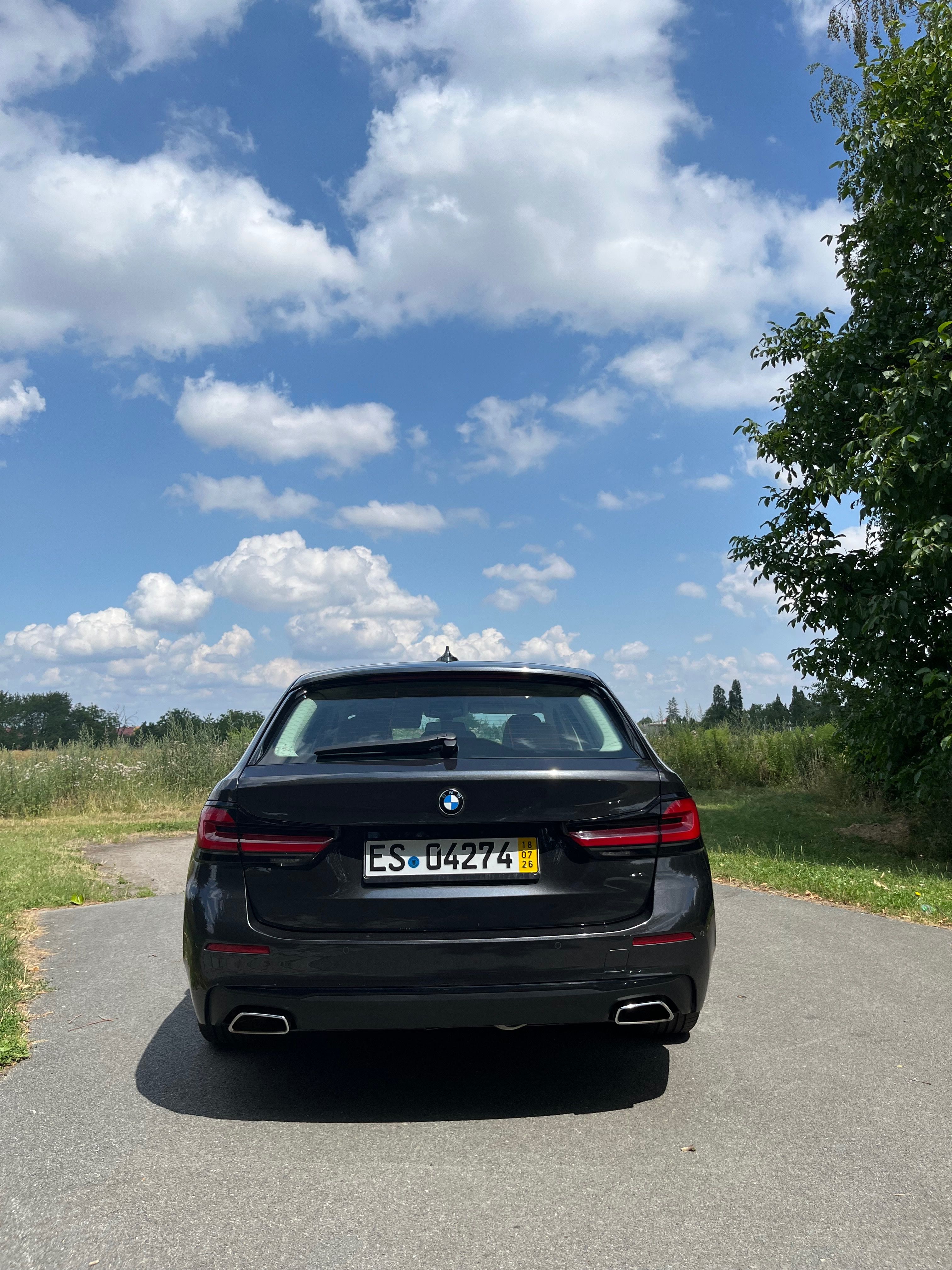 BMW Řada 5, 520d Touring - fotka 3