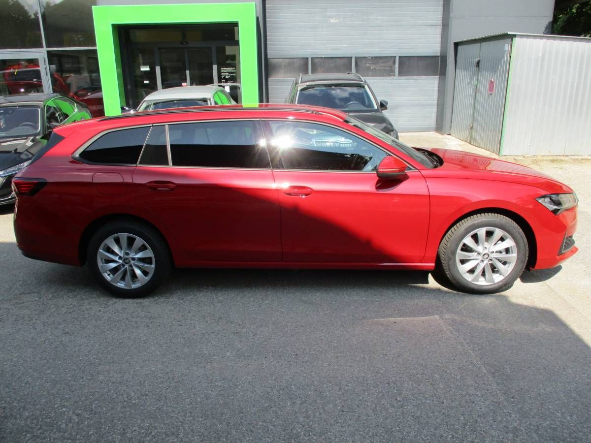 Škoda Superb, Combi Selection 2,0TDI 110kW D - fotka 4