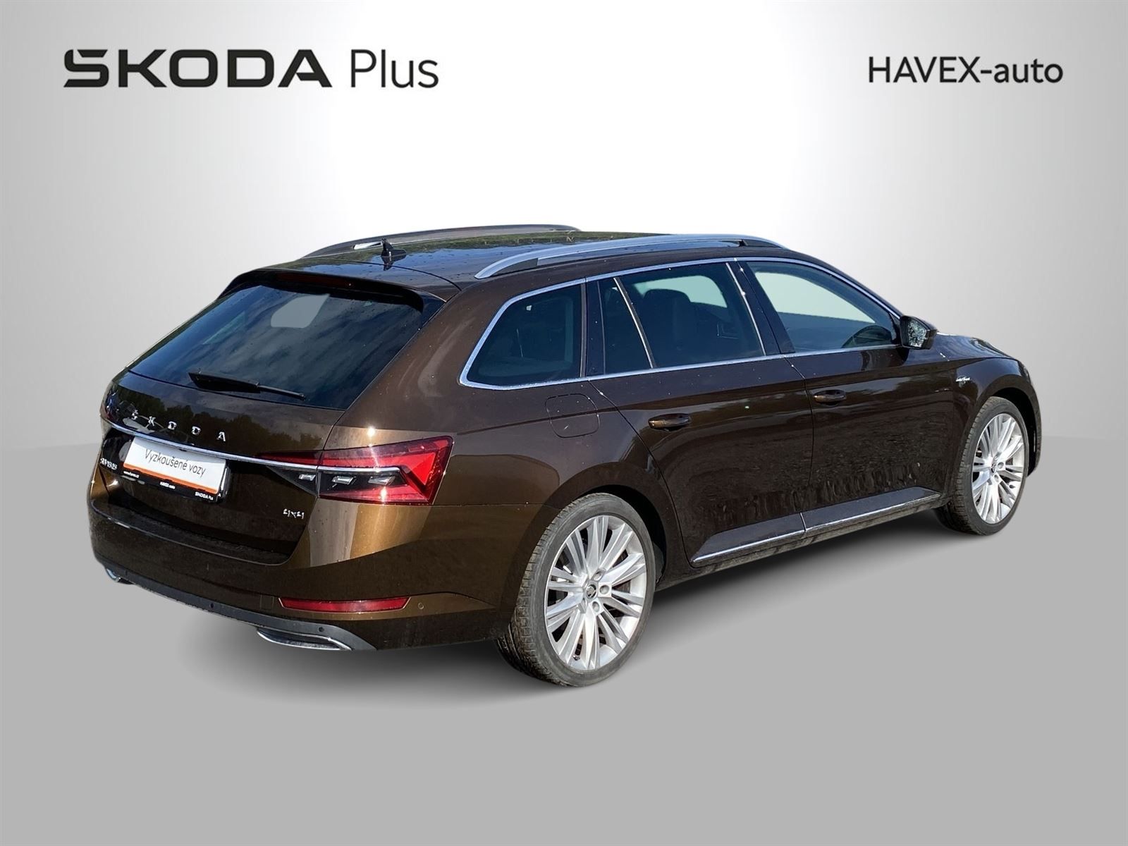 Škoda Superb, Combi 2.0 TDI 4x4 DSG L&K - fotka 2
