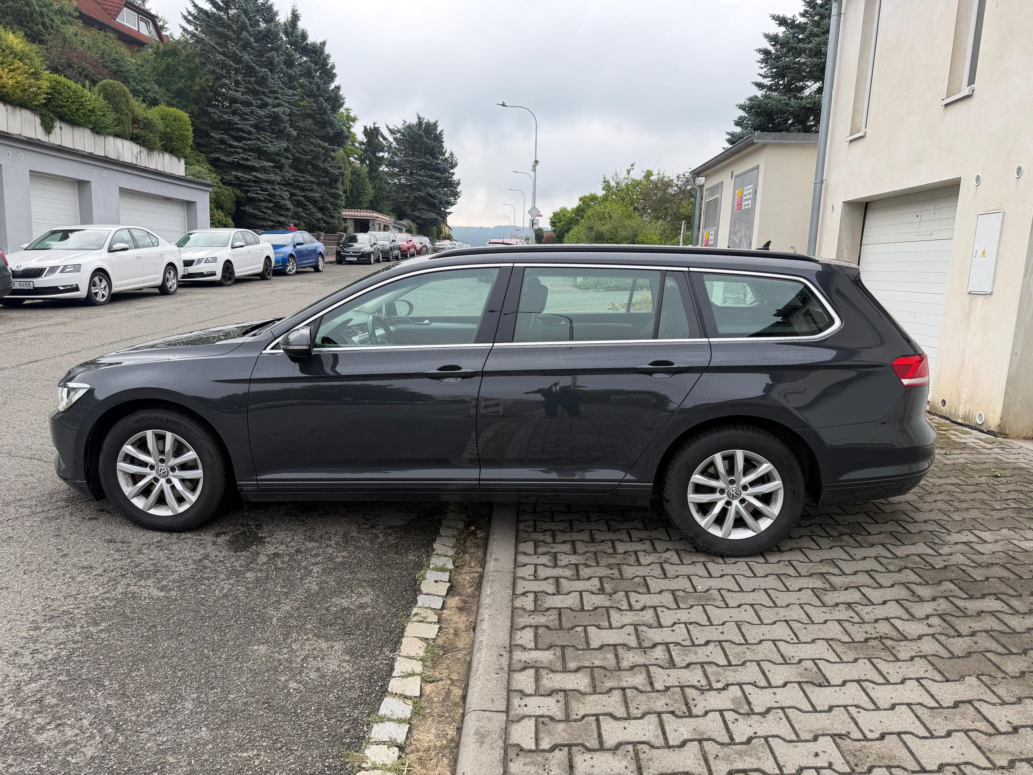 Volkswagen Passat, 2.0tdi, 110kw, tazne - fotka 2
