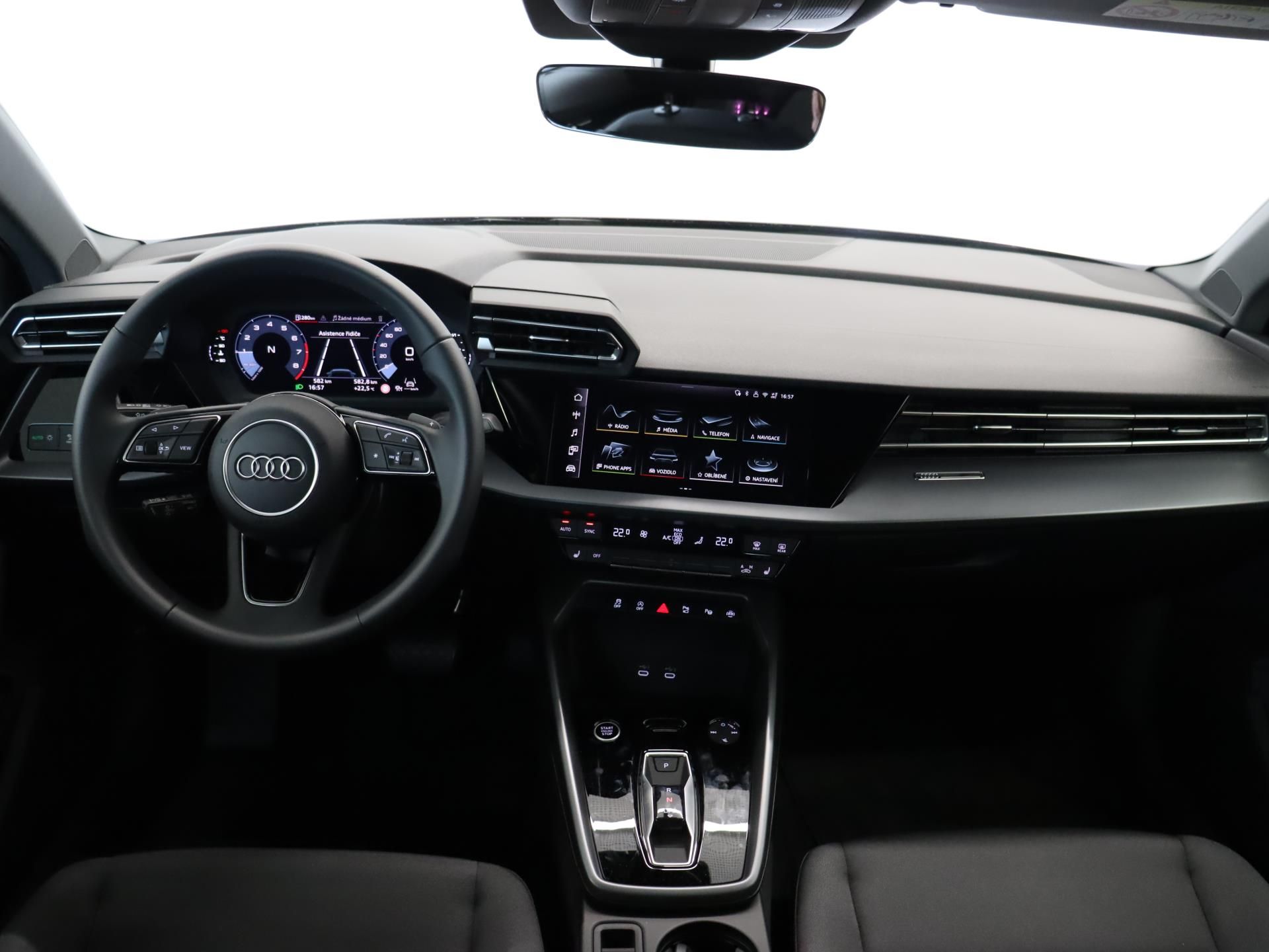 Audi A3, Spb 35 TFSI Stronic - fotka 5