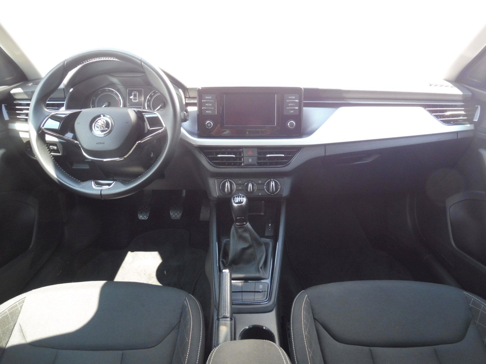 Škoda Scala, Ambition 1,0 TSI 81kW - fotka 5
