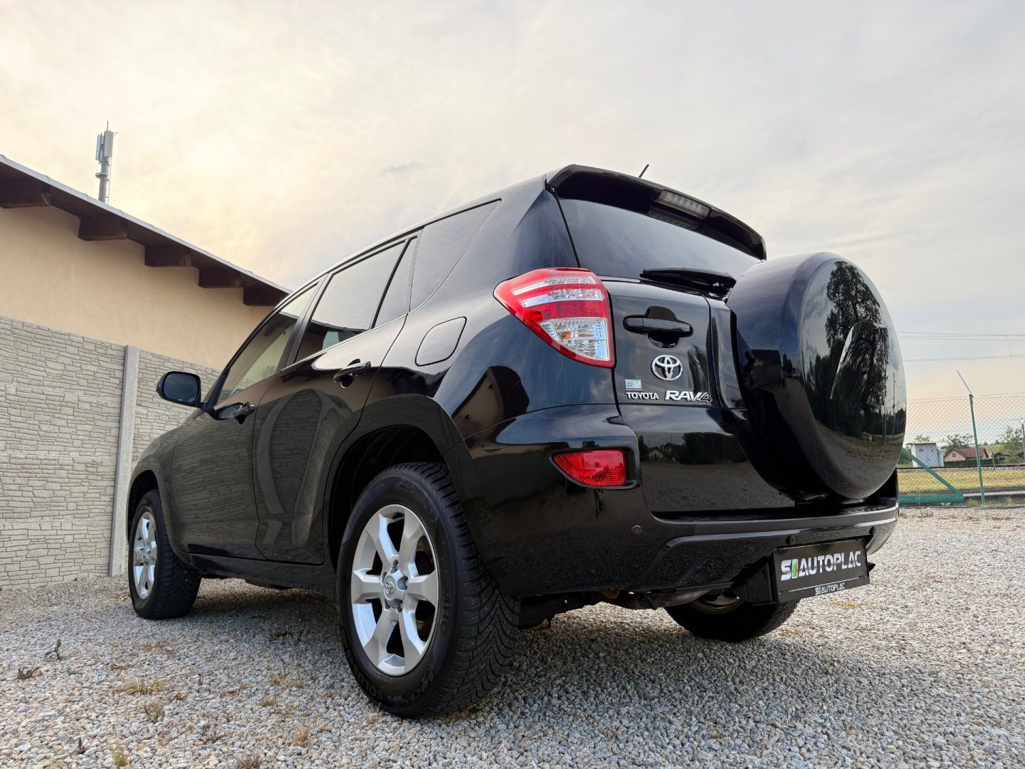 Toyota Rav4, 2.0 i 116KW Lux 4x4 - fotka 5
