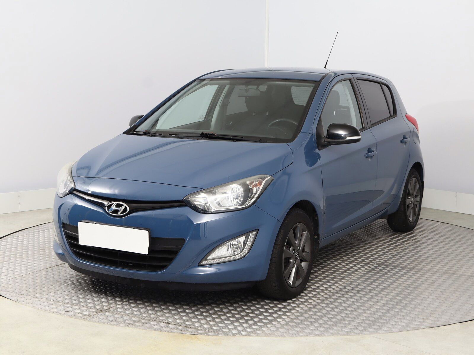 Hyundai i20, 1.2, ČR,1.maj, Serv.kniha - fotka 2