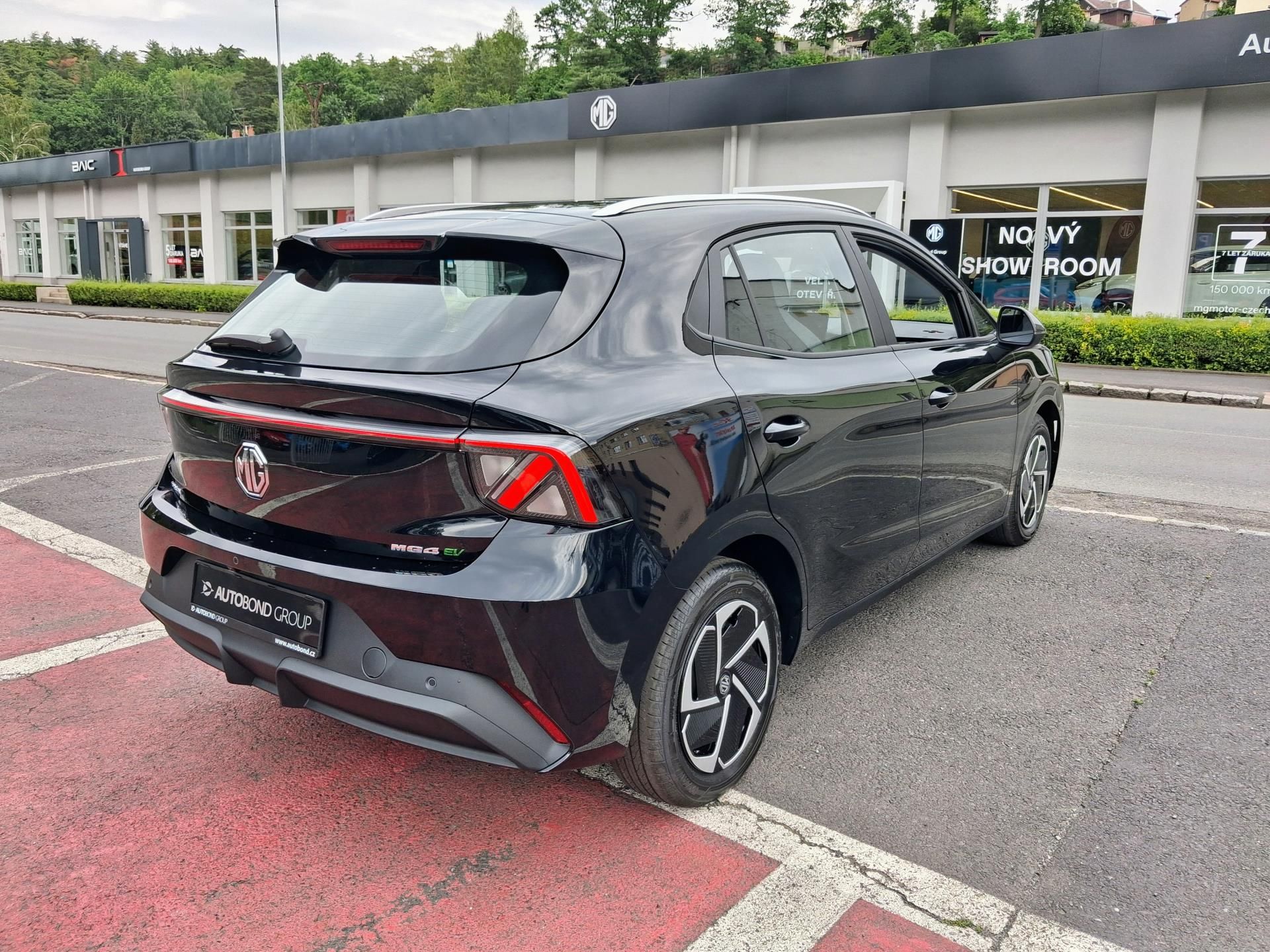 MG MG4, EV Urban EV 54kWh 118kW 1AT 4x - fotka 6
