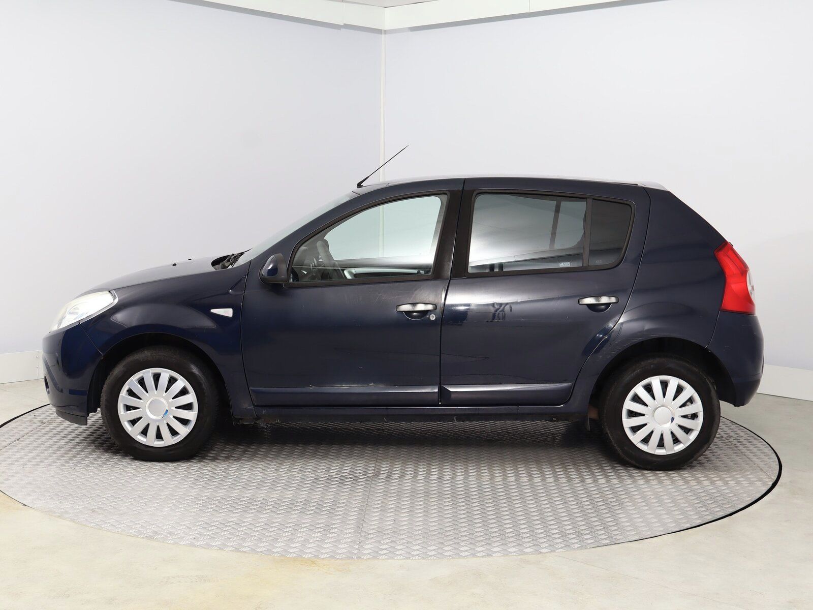 Dacia Sandero, 1.6 MPI, rezervace - fotka 3
