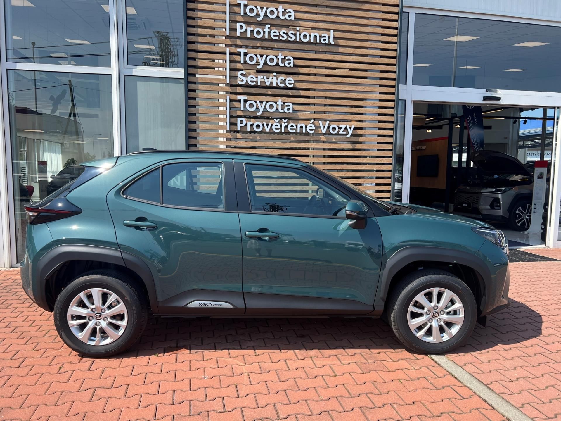 Toyota Yaris Cross, 1,5 HEV LIMITED EDITION - fotka 3