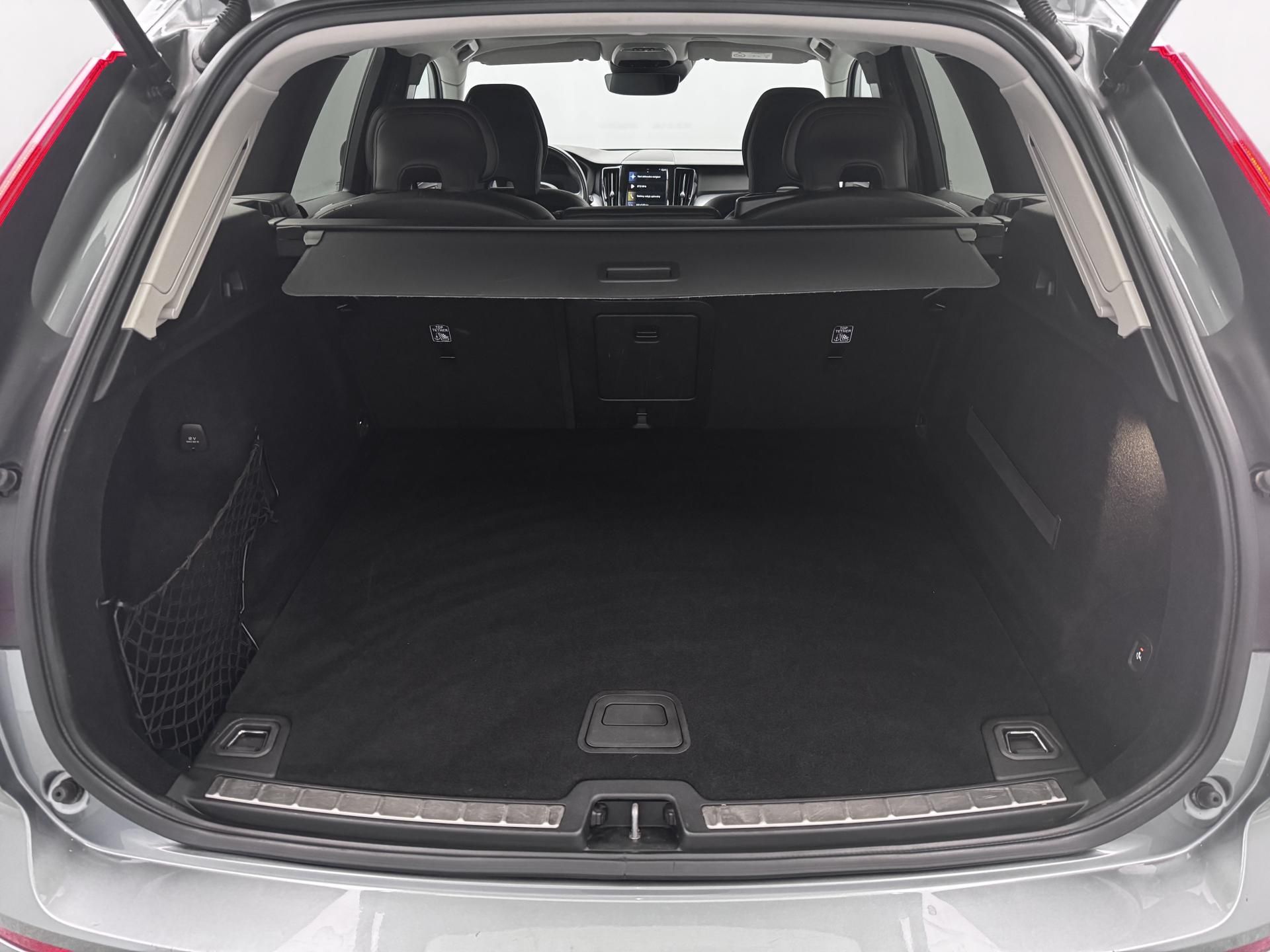 Volvo XC60, D4 AWD MOMENTUM PRO - fotka 5