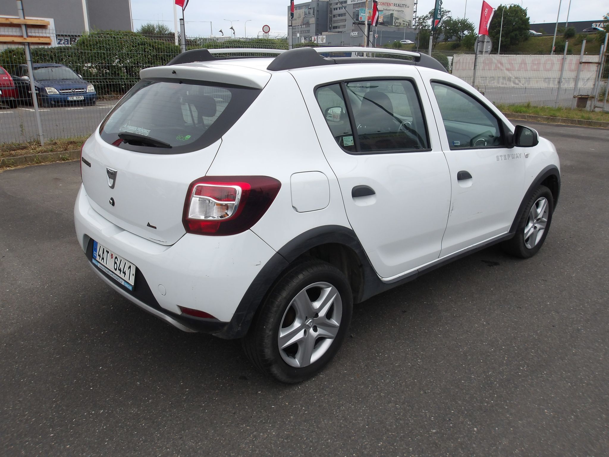 Dacia Sandero, 0,9i 66kW  ČR NAJ.40000km !!! - fotka 5