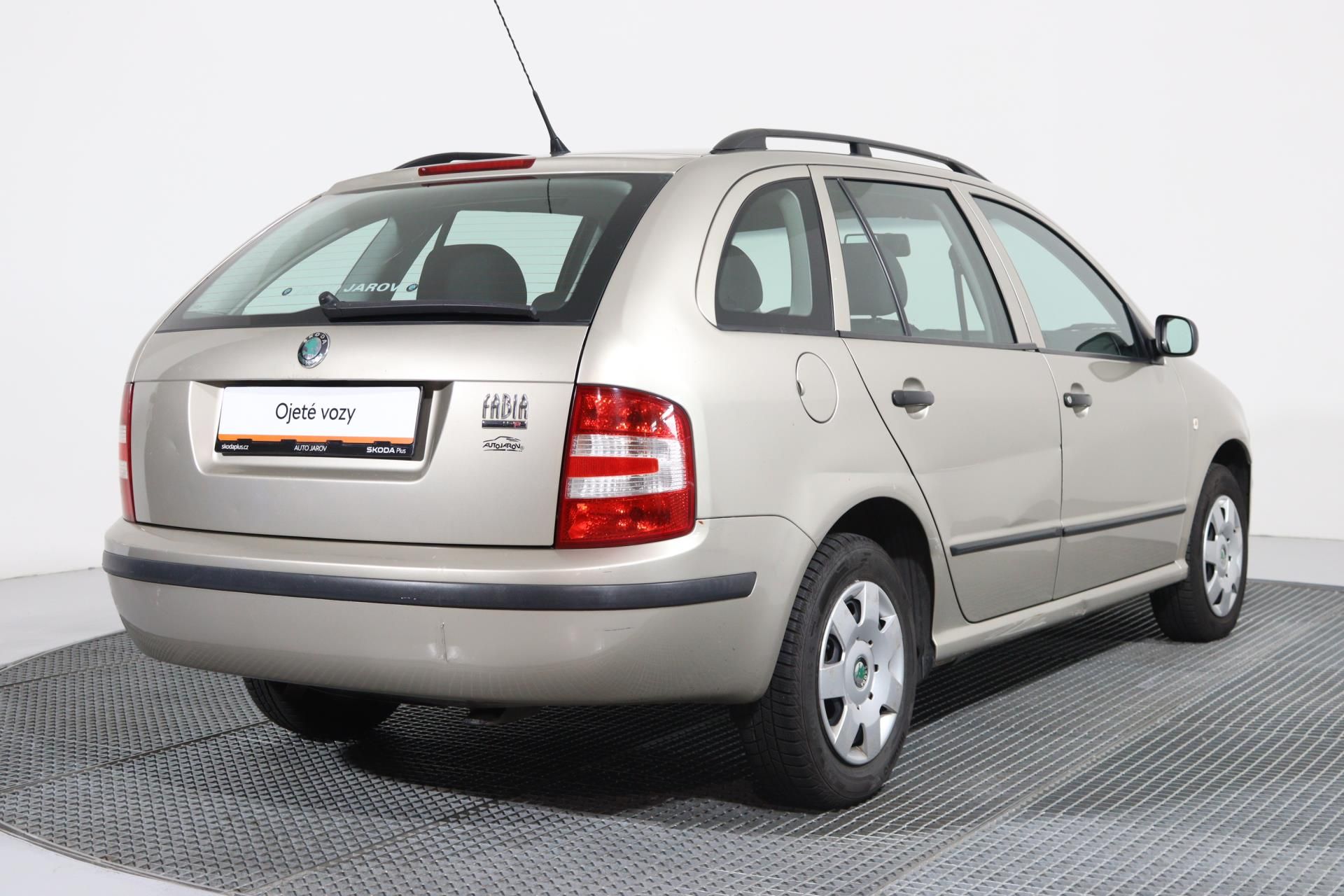 Škoda Fabia, COMBI CLASSIC 1,2 HTP 47kW - fotka 2