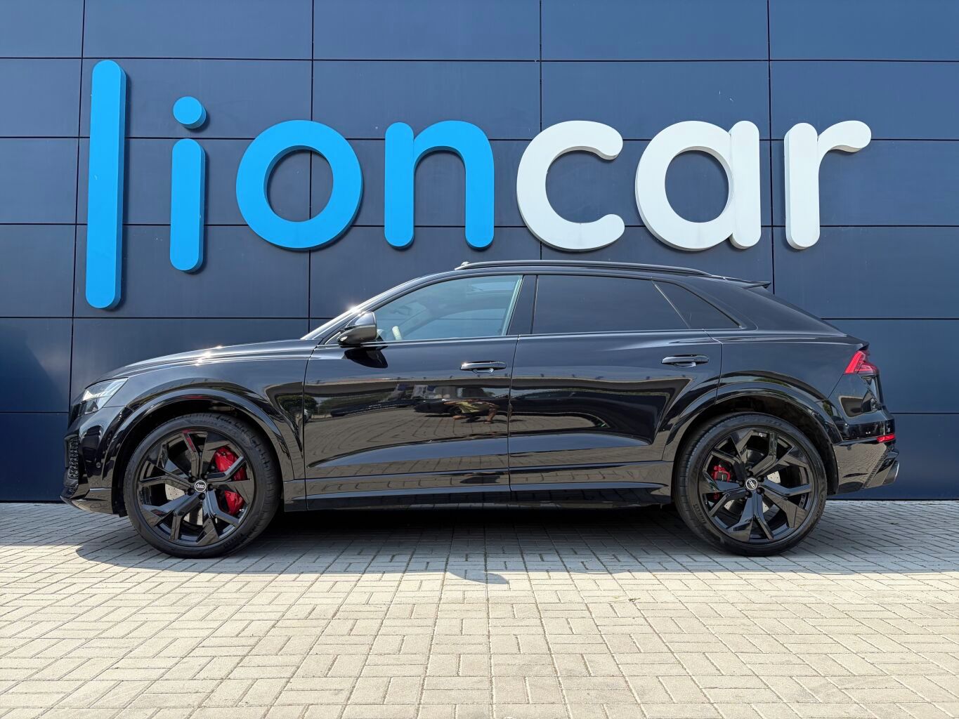 Audi RS Q8, 4.0 TFSI 441kW quattro, Akrapo - fotka 4
