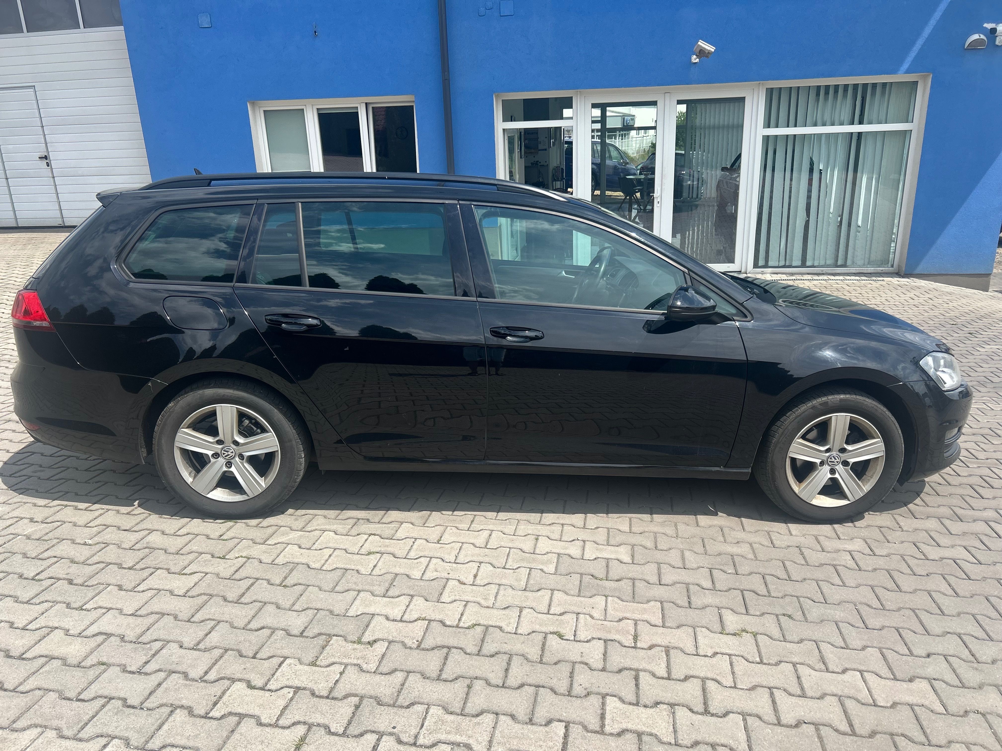 Volkswagen Golf, 1.6 TDi BlueMotion - fotka 4