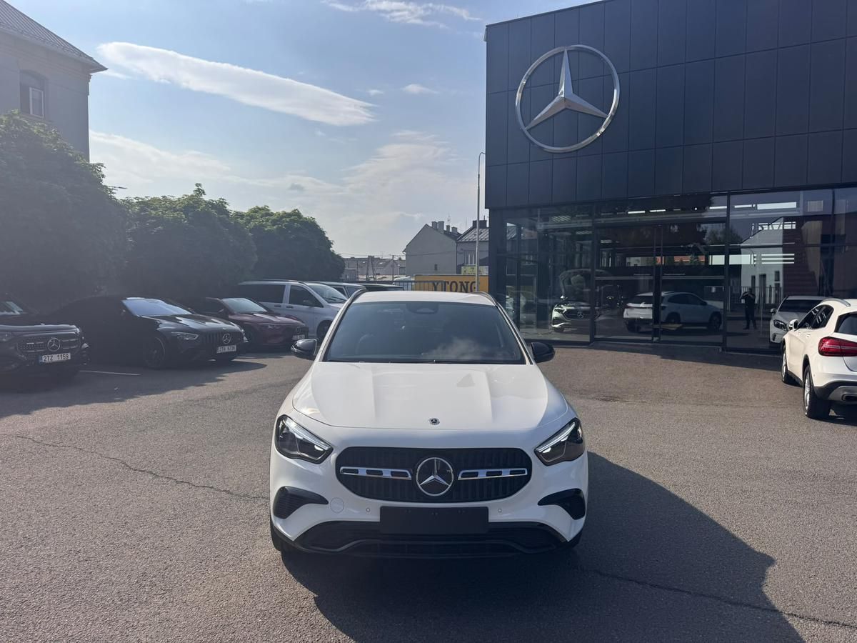 Mercedes-Benz GLA, 200 d 4MATIC - fotka 2