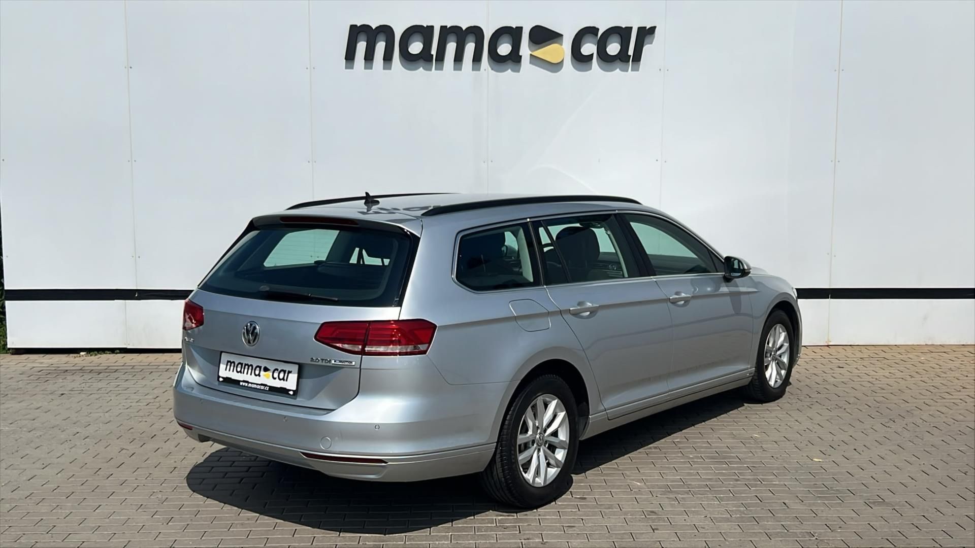 Volkswagen Passat, 2.0TDi COMFORTLINE SERVIS. KN. - fotka 2