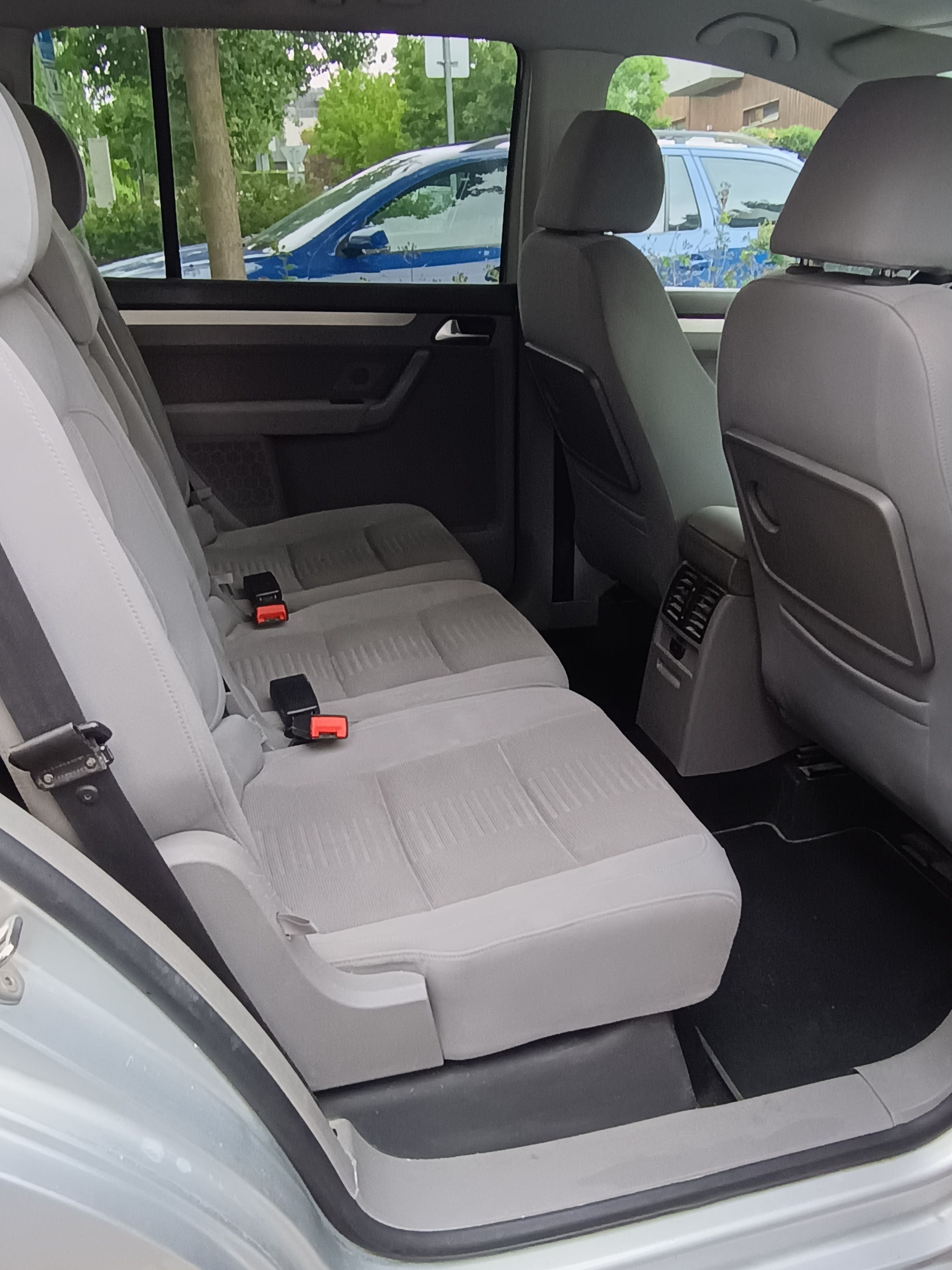 Volkswagen Touran - fotka 6