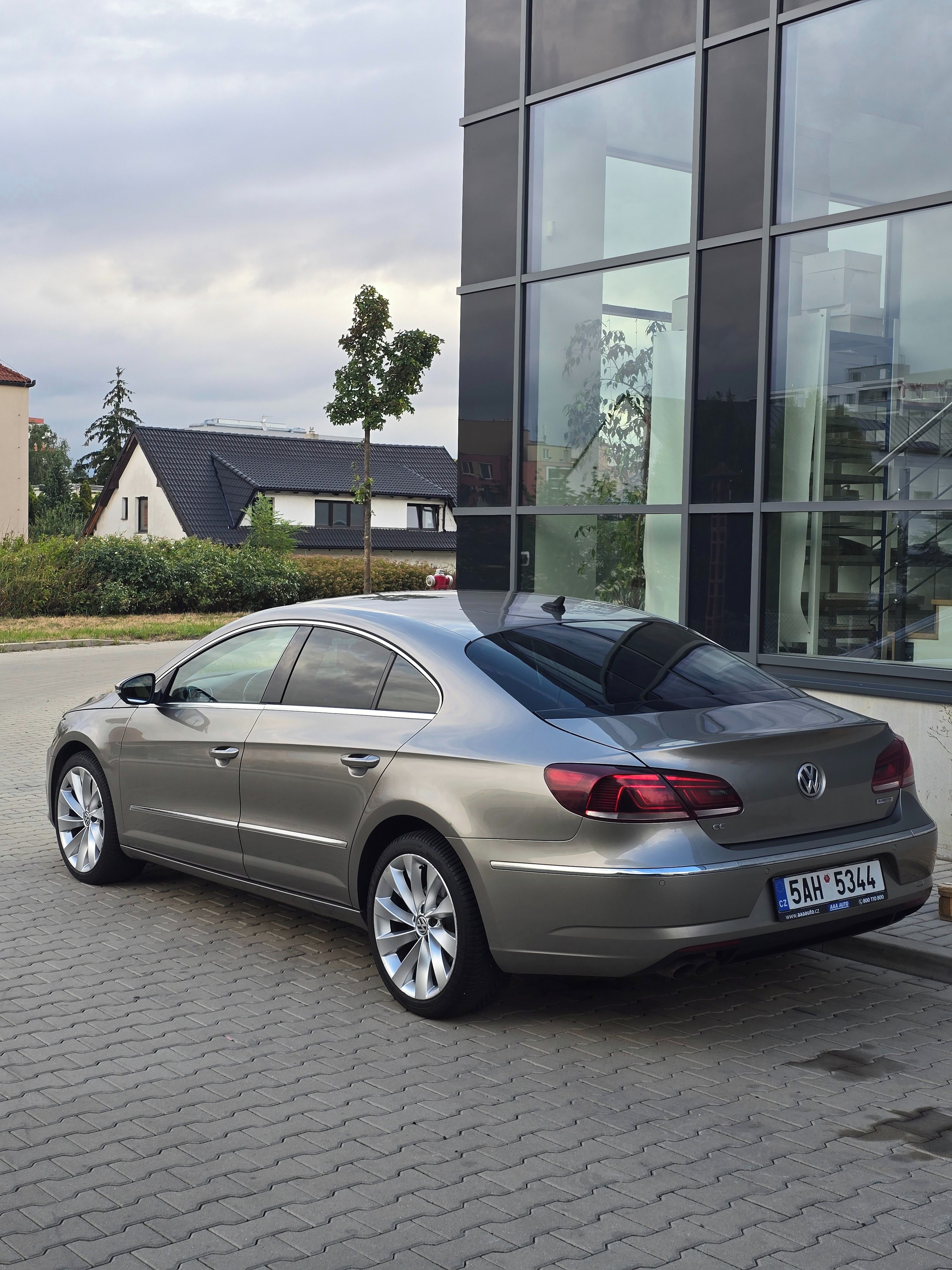 Volkswagen CC, 2.0 TDI 103 Kw DSG, Bi-xenon - fotka 3