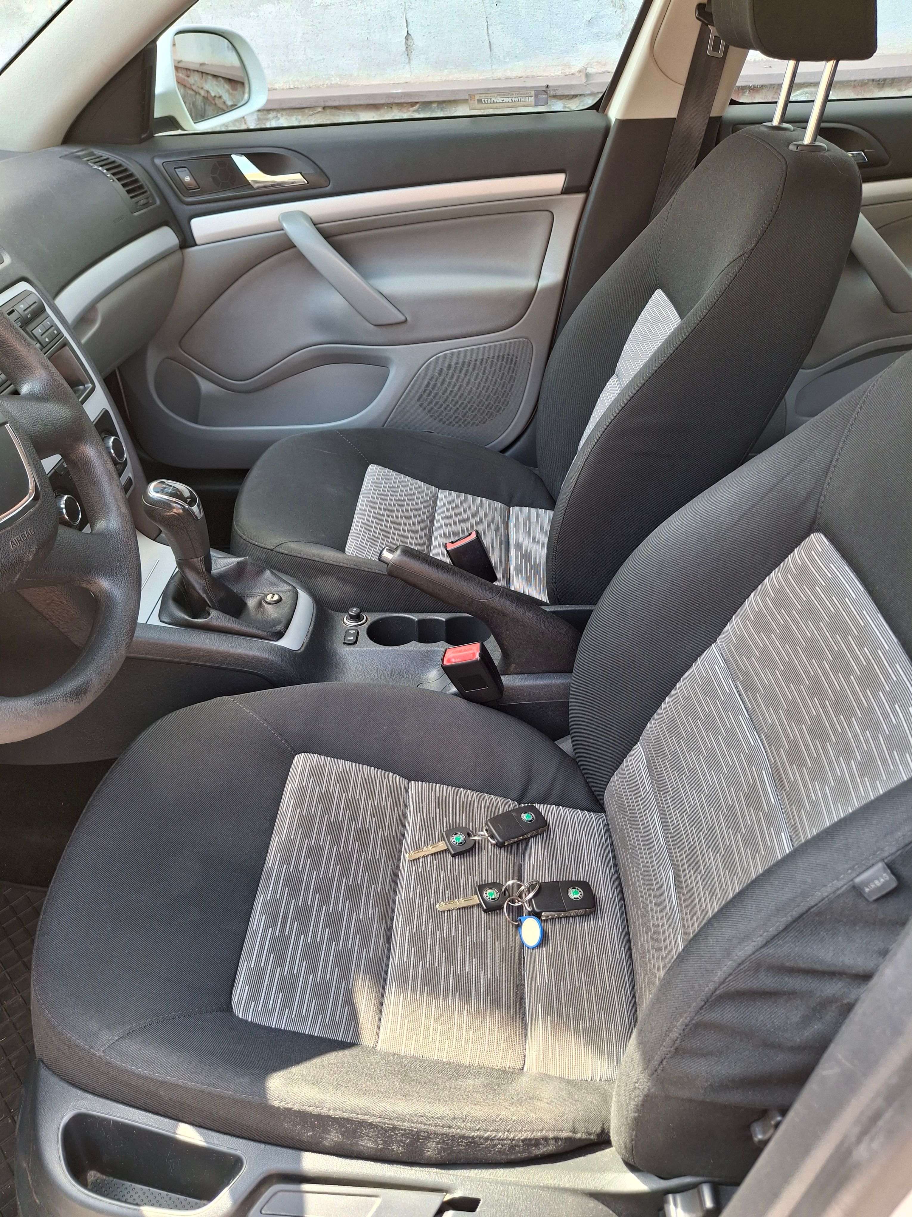 Škoda Octavia, 1.6 TDI - Původ ČR, STK 1/28 - fotka 6