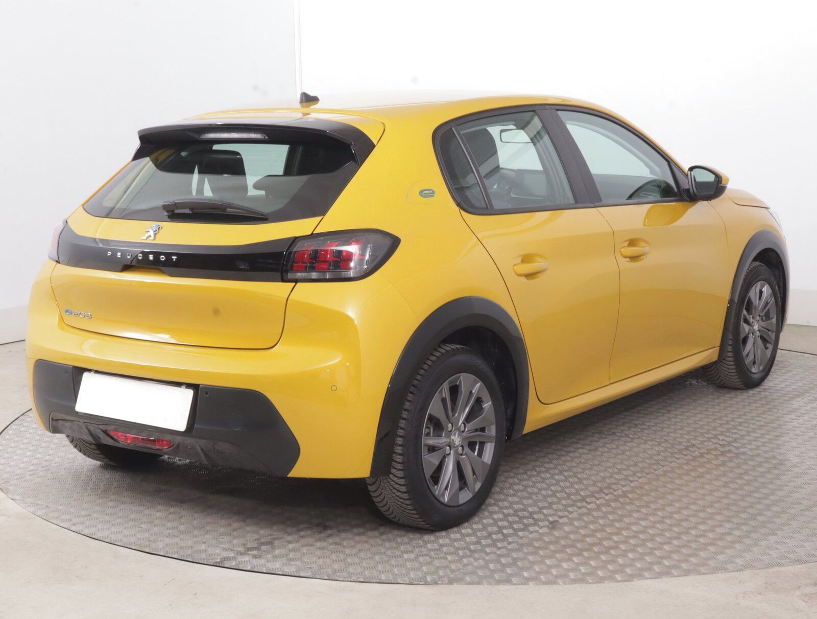 Peugeot 208, 50 kWh, SoH 90%, Automat - fotka 5