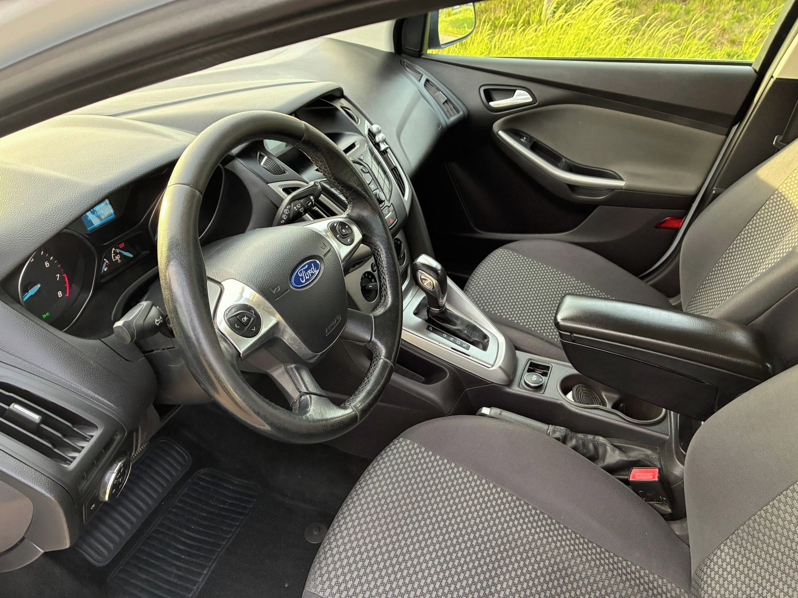Ford Focus, 1.6i AT Combi, najeto pouze 14 - fotka 6