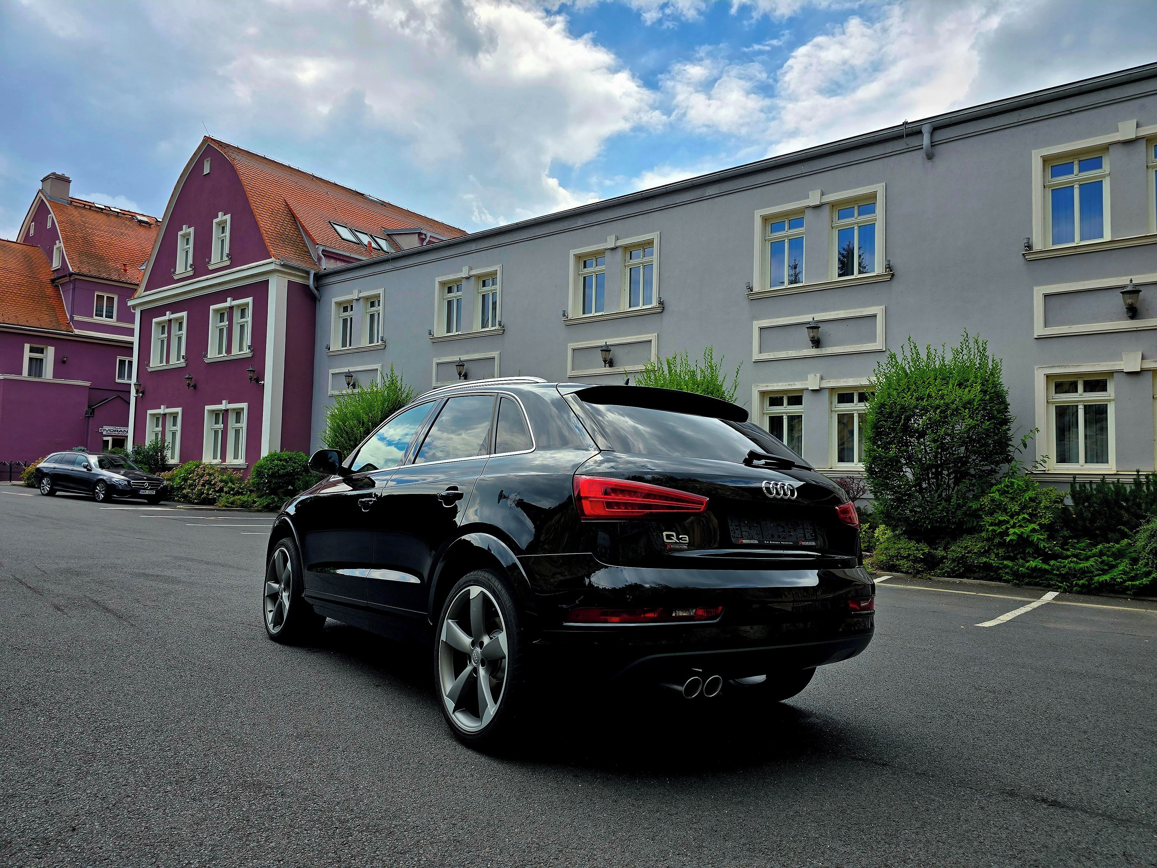 Audi Q3, 2.0 tdi, manuál, S - line - fotka 6