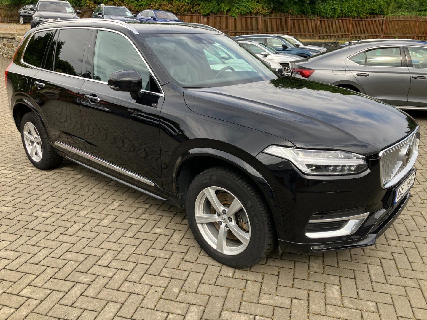 Volvo XC90, B5 AWD DIESEL INSCRIPTION AUT - fotka 2